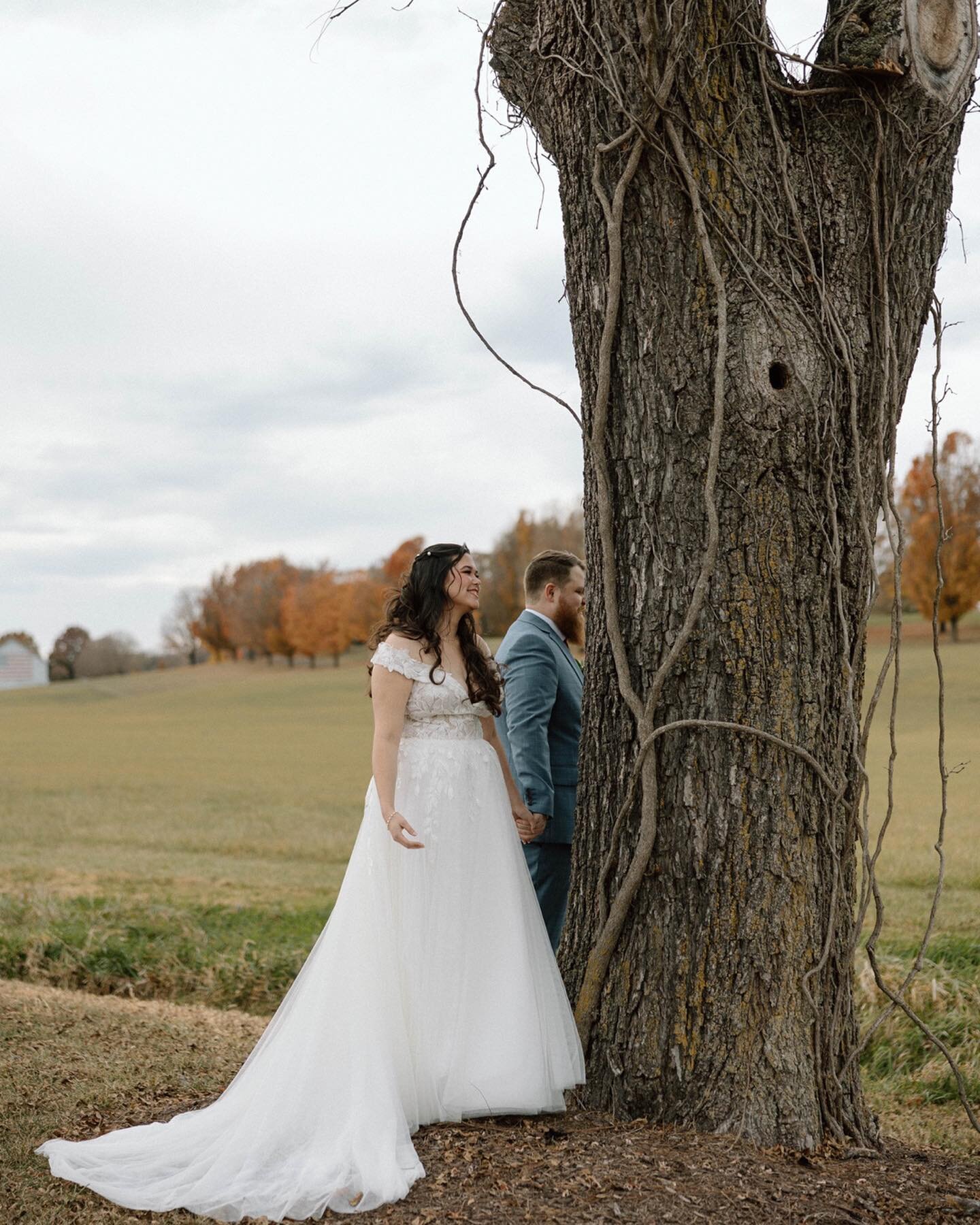 Erin + Tim&rsquo;s wedding this past Friday was just beautiful. We had an 80&deg; October day and the trees were at their peak. They exchanged some of the most profound and heartfelt personal vows i&rsquo;ve heard in awhile. If I could think of two w