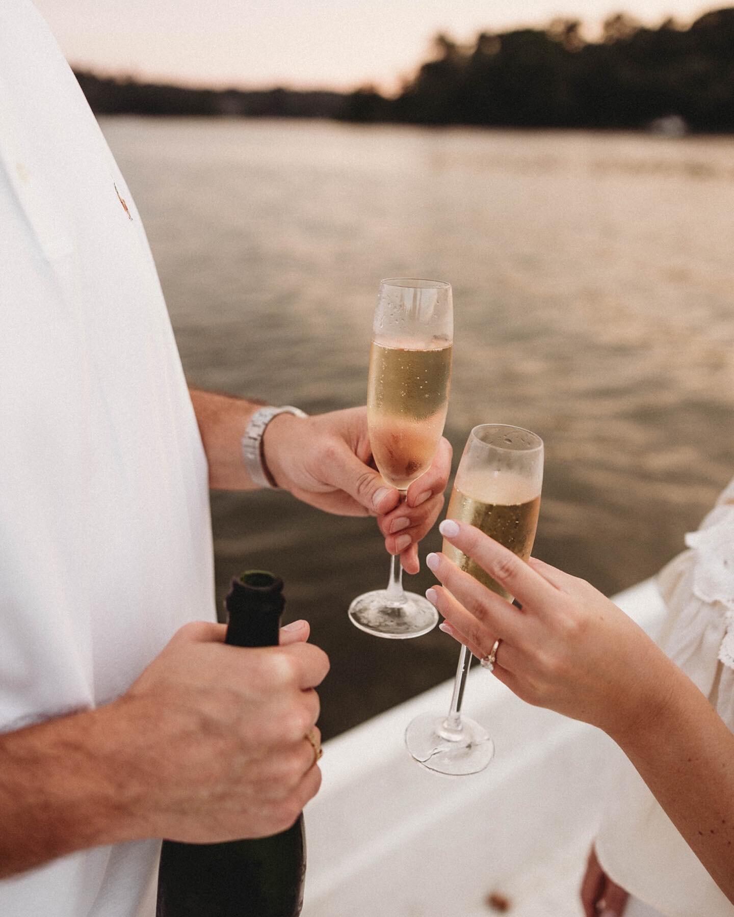 An evening out on the river where the water turned pink 🥂