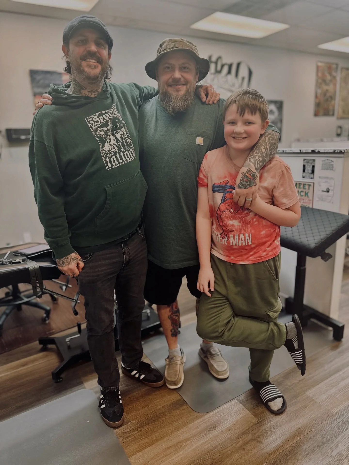 🧲My little lucky charms 🌈 When you work with a leprechaun you wear green on Saint Patrick&rsquo;s day ☘️ Tai left early today to start his Irish celebrations. 🤪

#inkdoutlaws #luckycharms #kingsporttn #saintpatricksday #tattooshoptok