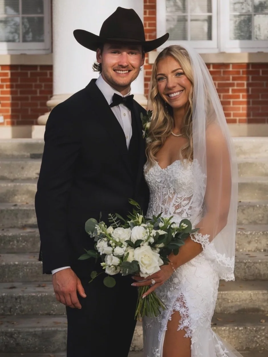 Bridal Spotlight ✨

Every bride deserves to glow on her big day! Our brides did trial spray tans to find the perfect shade &ndash; so when it came time for &ldquo;I do&rdquo; the color was flawless, natural, and photo ready!

Because the details matt