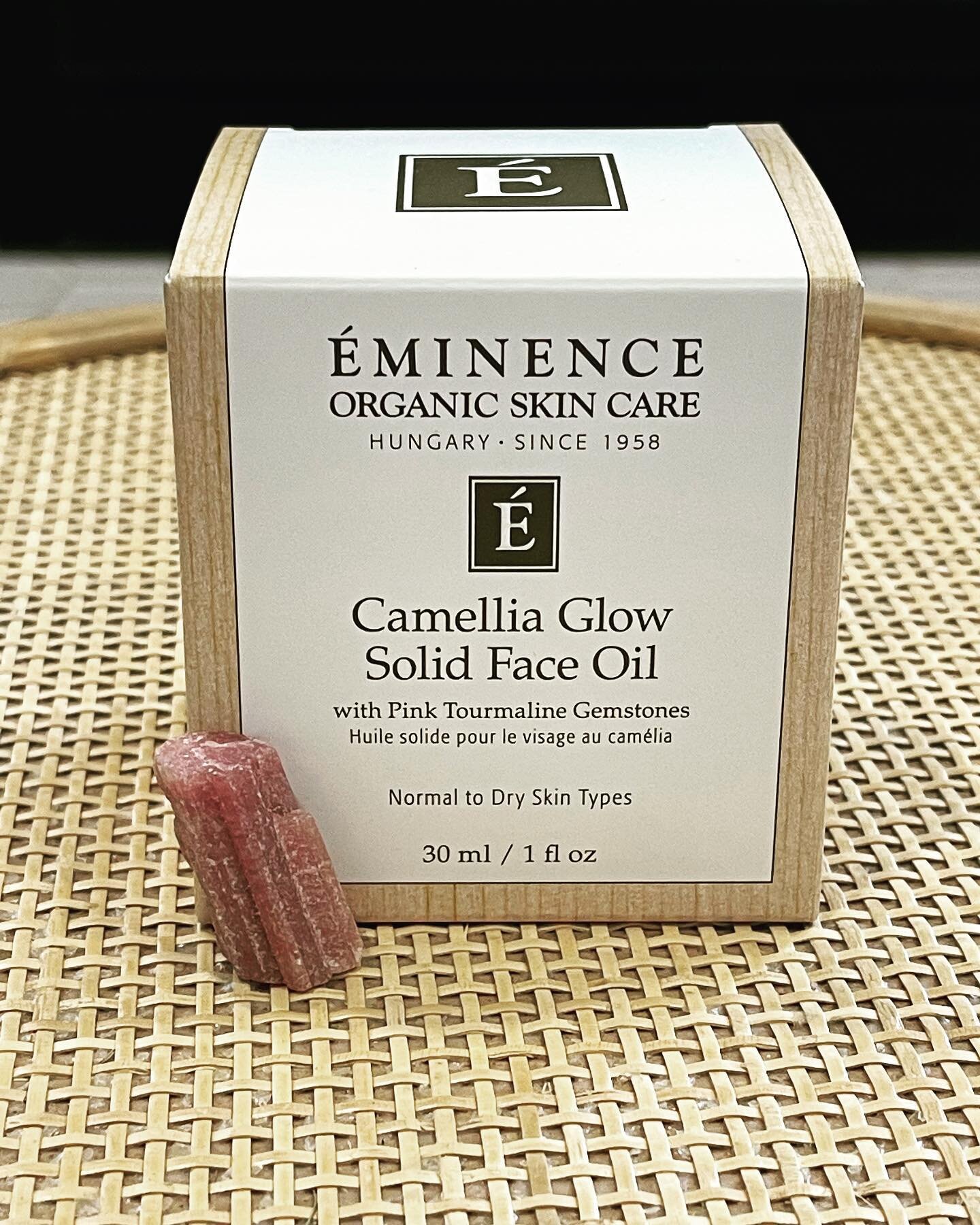With our busy lives, I love a good product that tackles two things at once! 

Enter&hellip;.Camellia Glow Solid Face Oil 
by @eminenceorganics 

Pink Tourmaline - a stone of love and calming #emotionalhealing 
is mixed with three luxurious oils - Cam