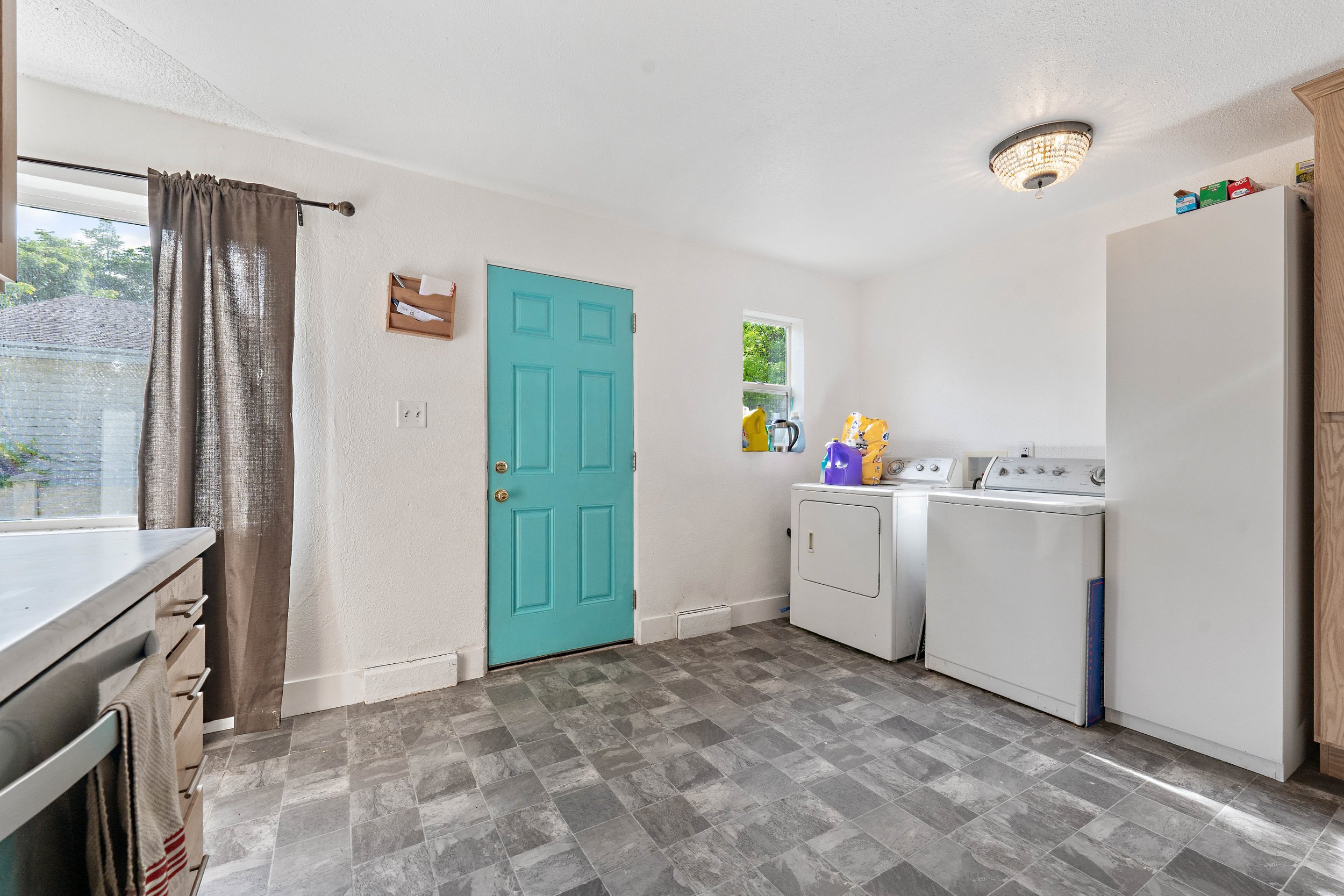 16-1136 Dalton Ave S_16.jpg