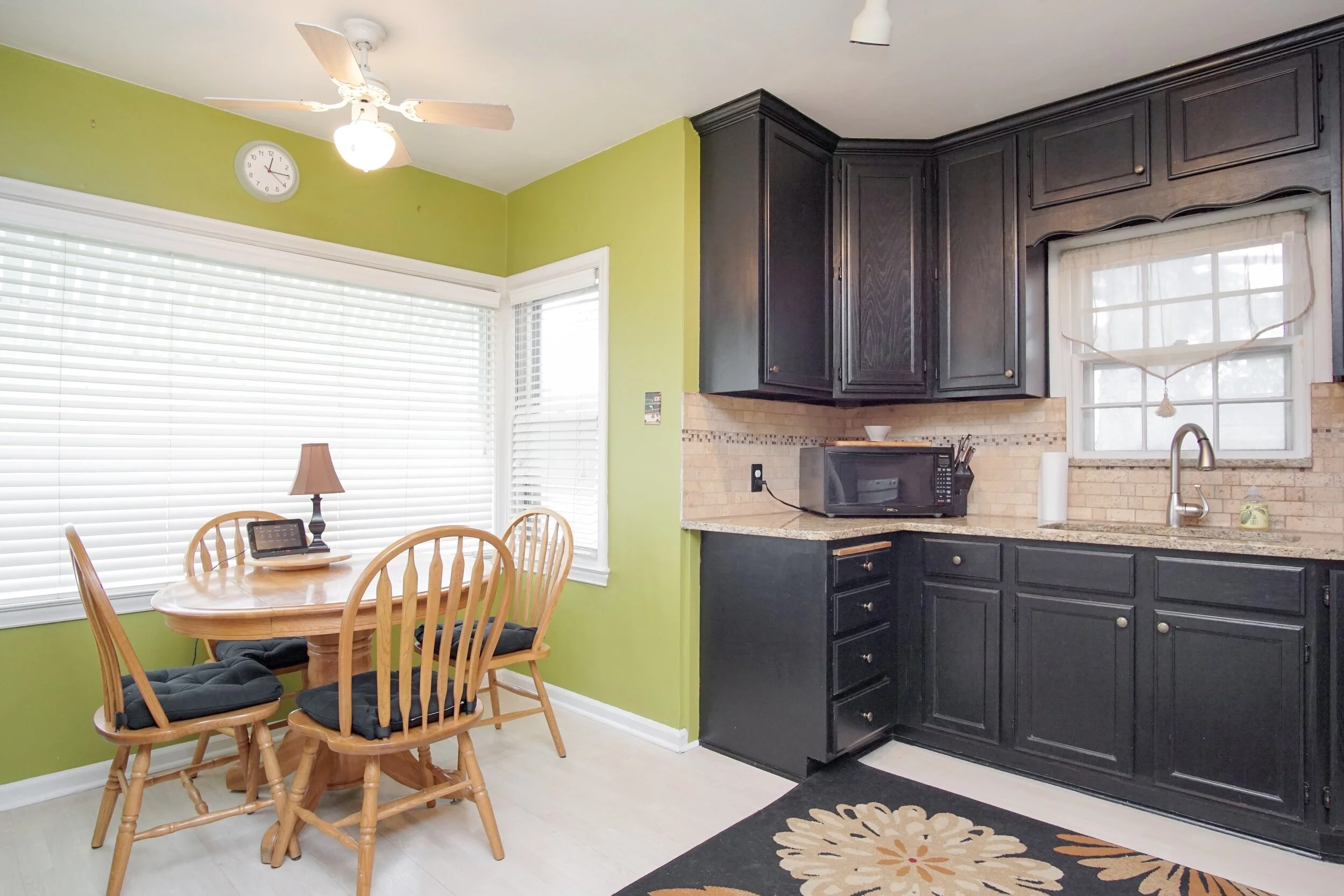 009_Kitchen.jpg