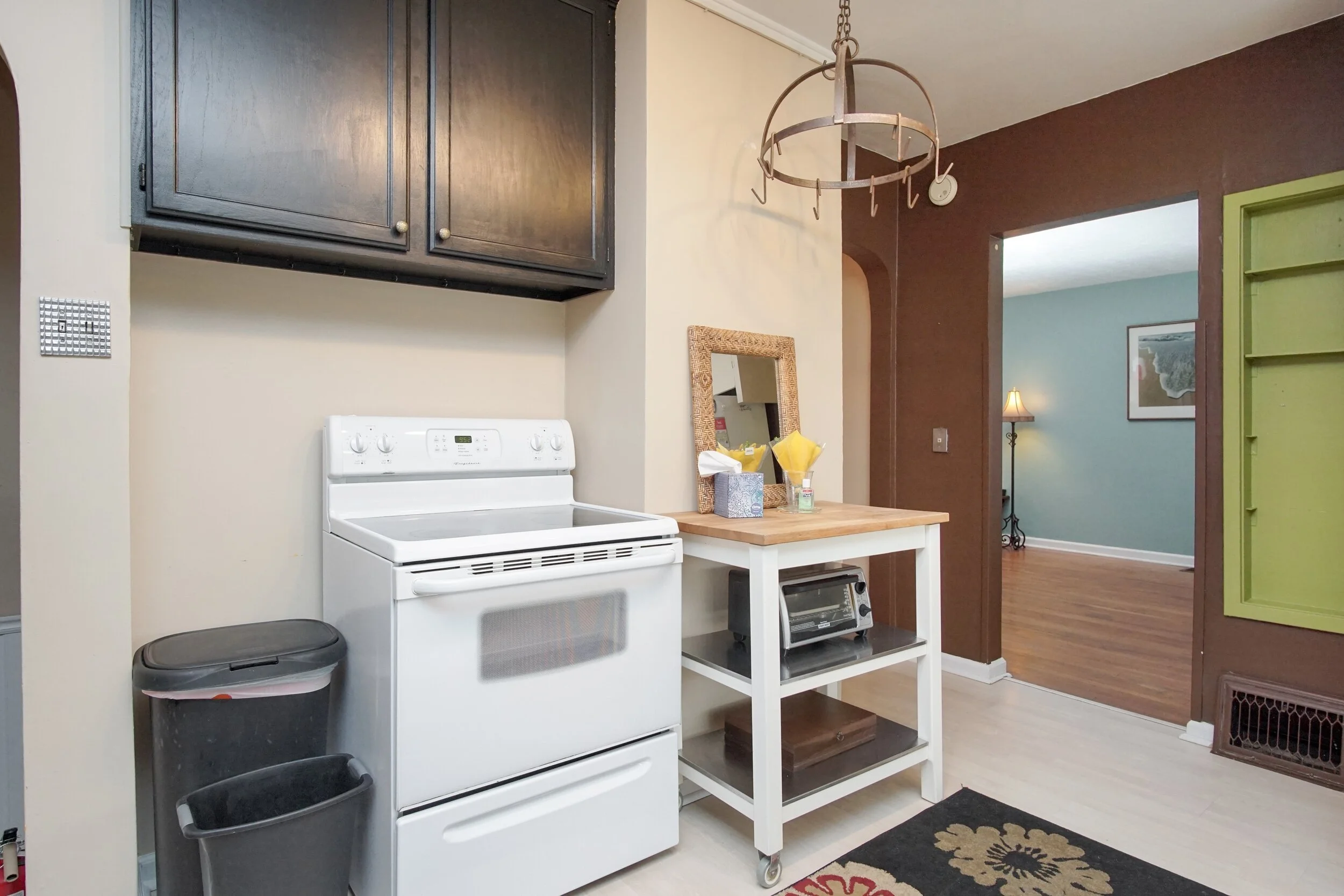 011_Kitchen.jpg