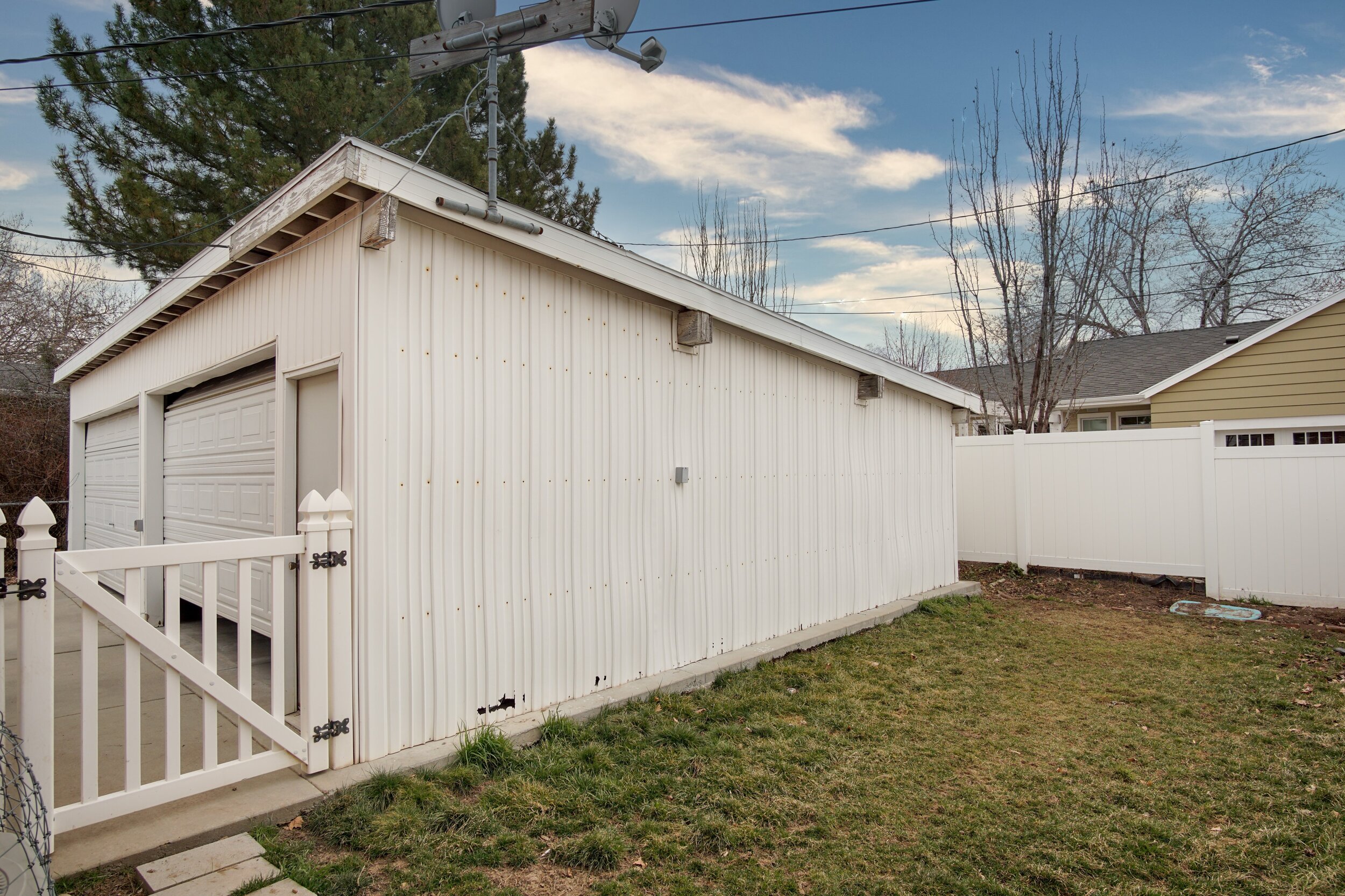 027_Backyard.jpg
