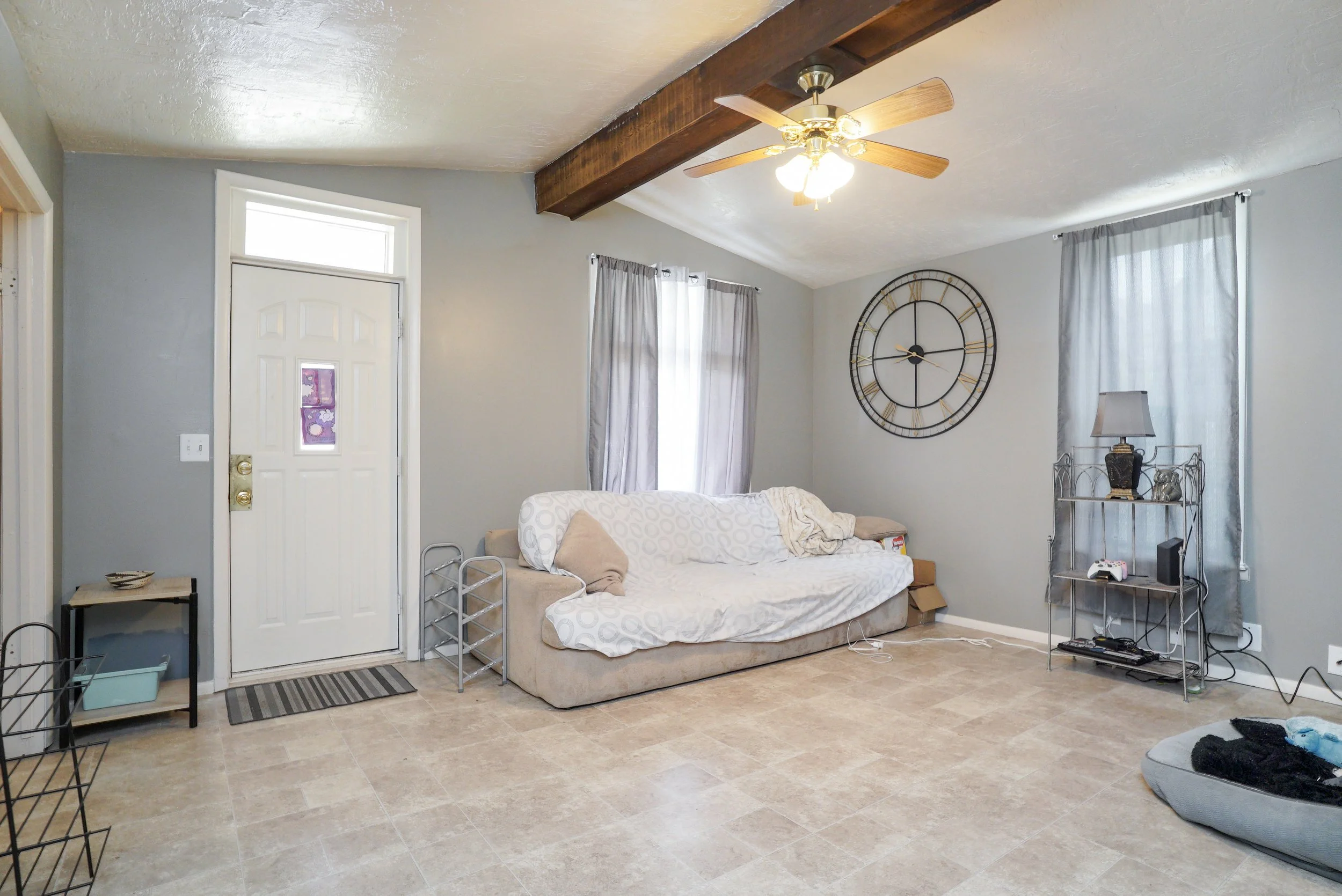 005_Living Room .jpg