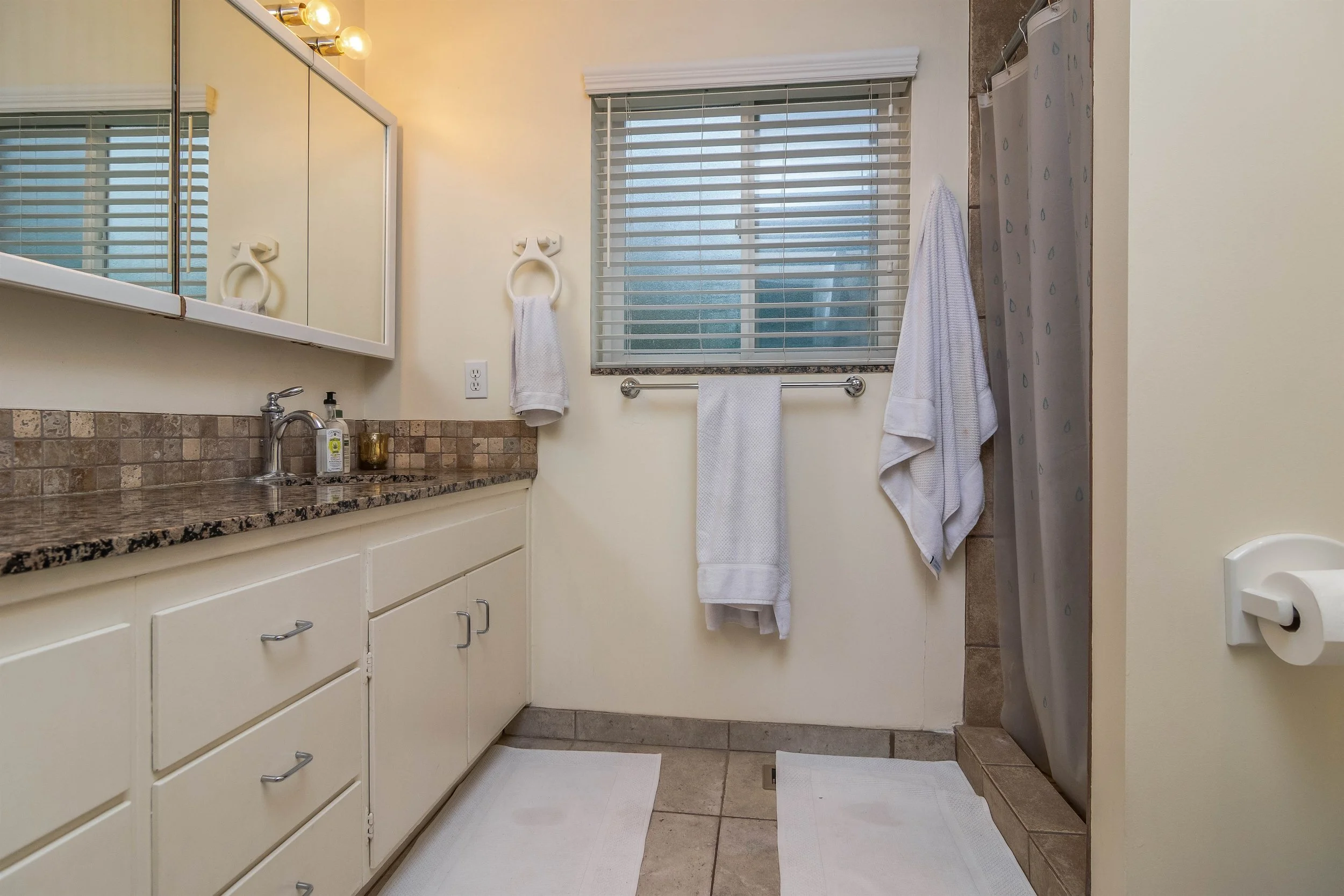 013_Bath.jpg