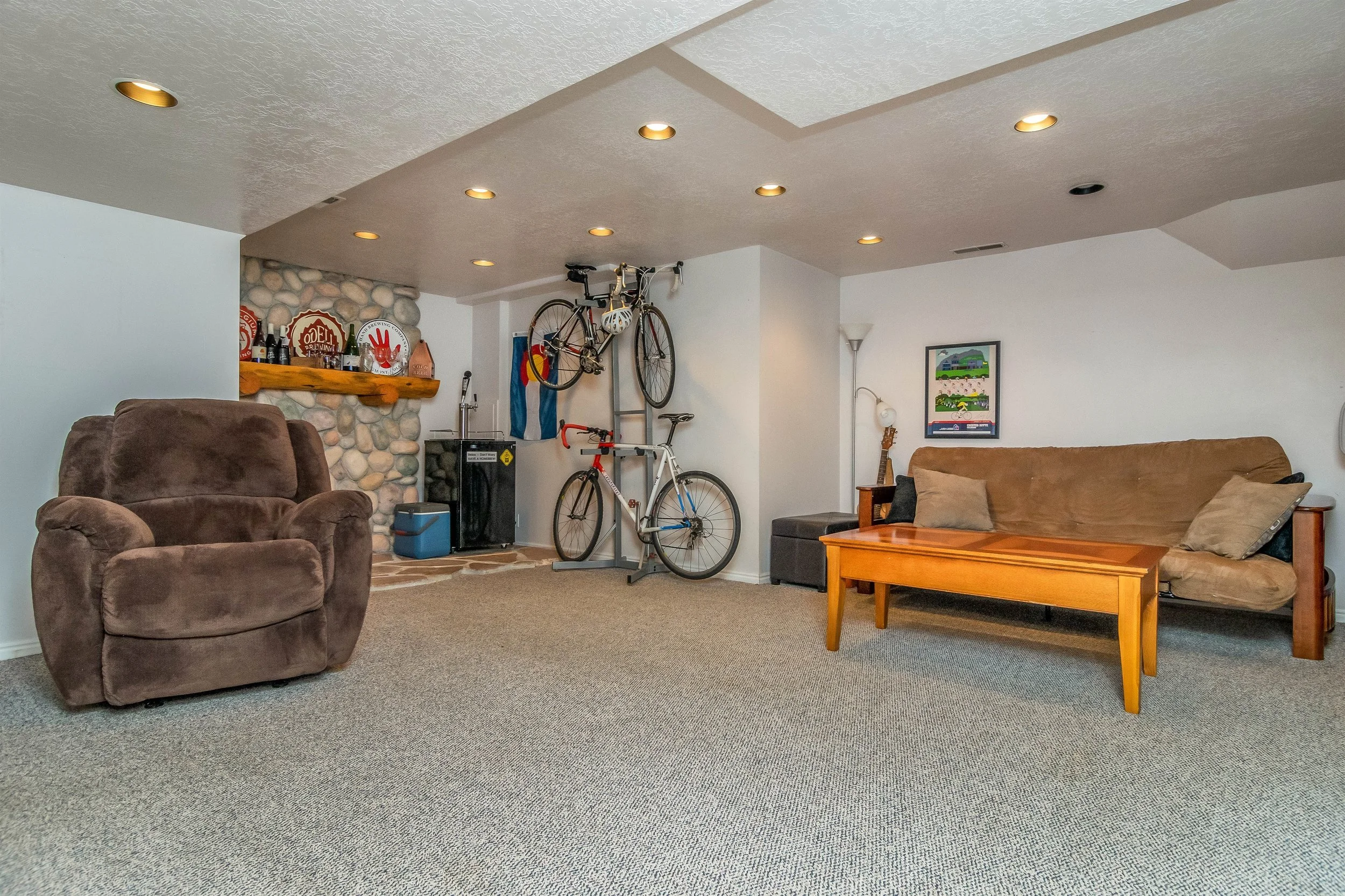 018_Family Room .jpg
