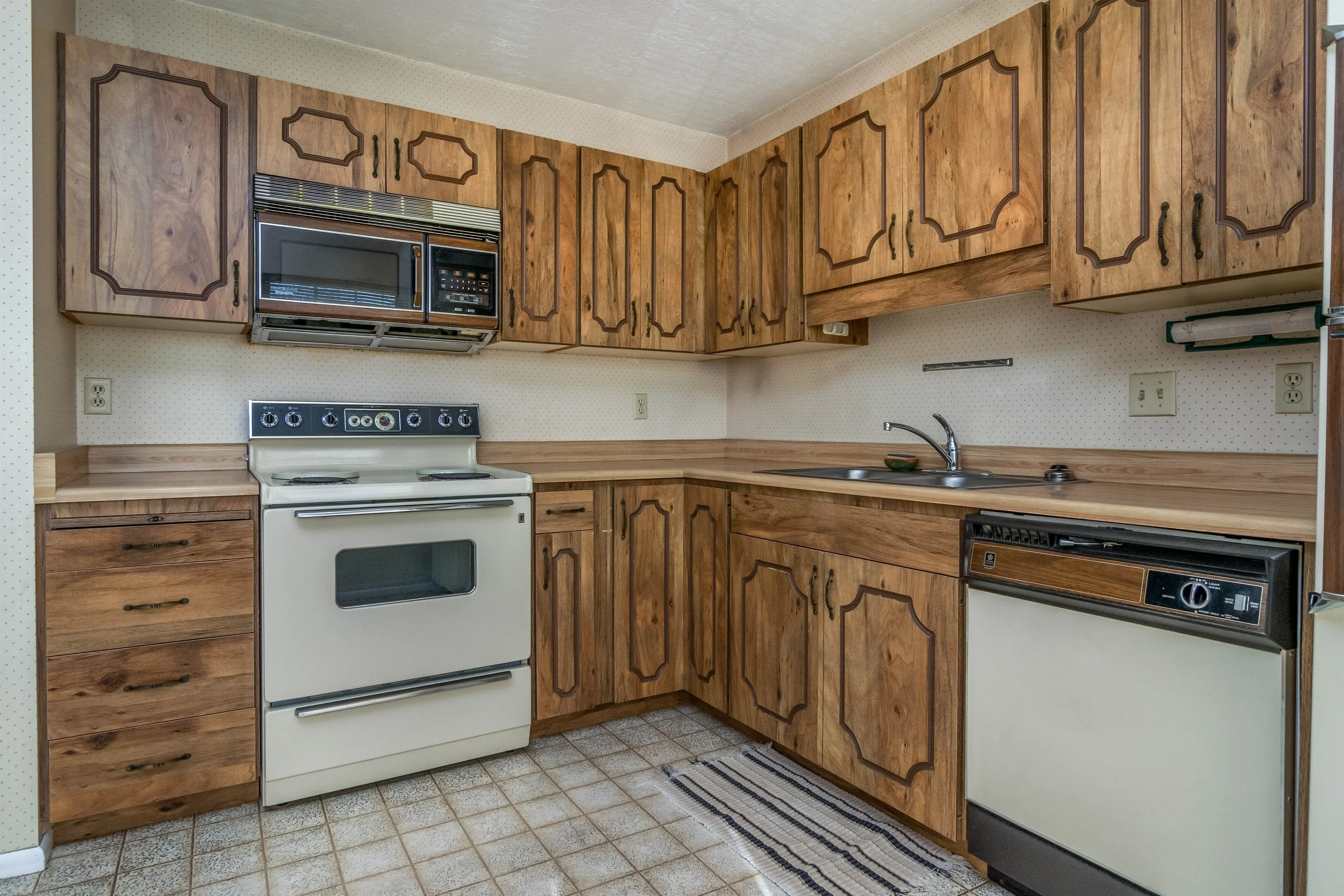008_Kitchen.jpg