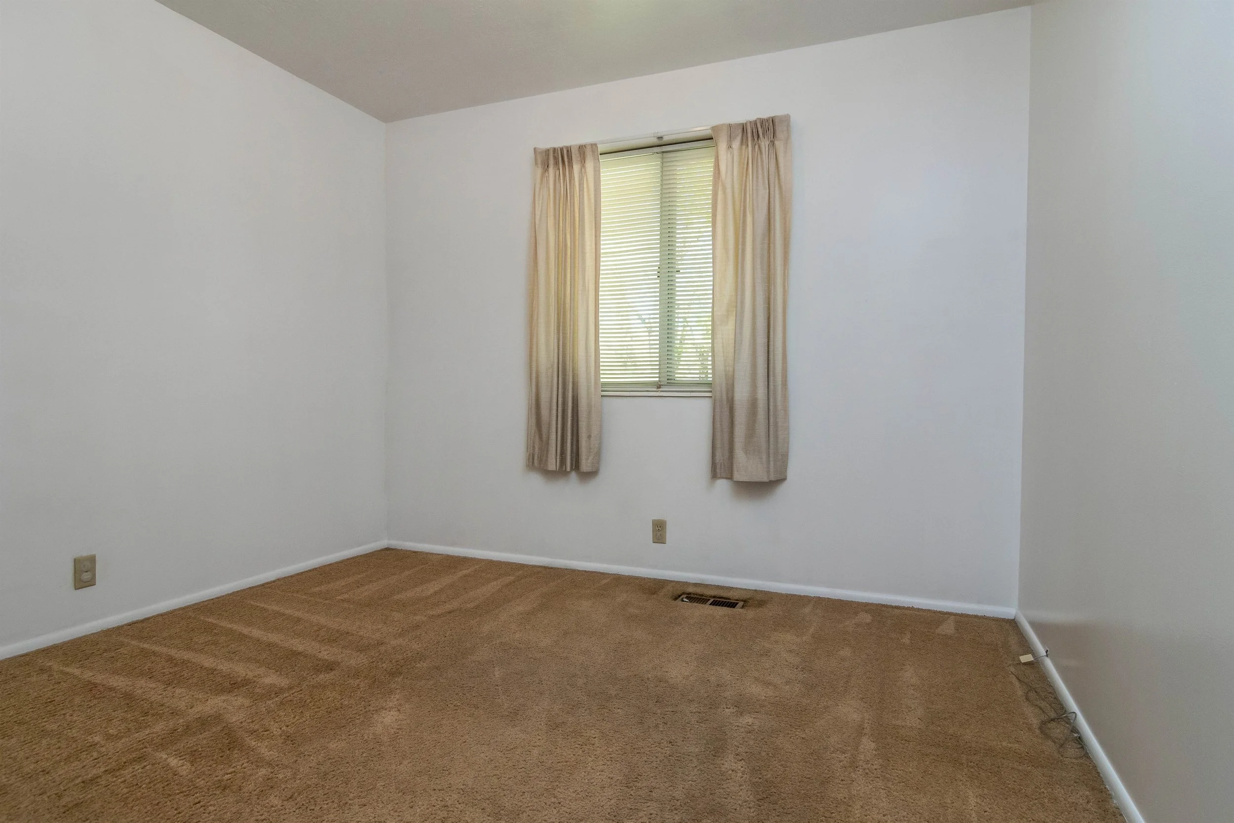 014_Bedroom.jpg