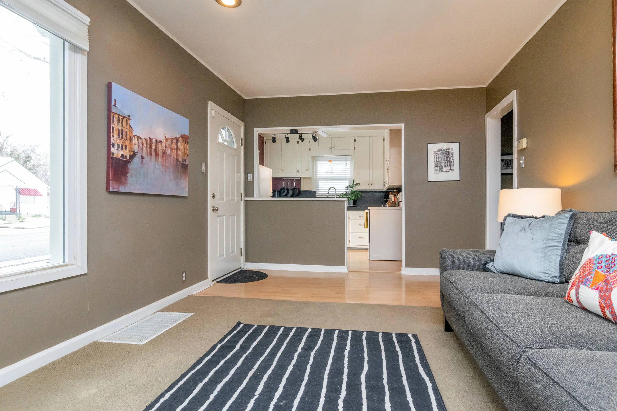006_Living Room .jpg