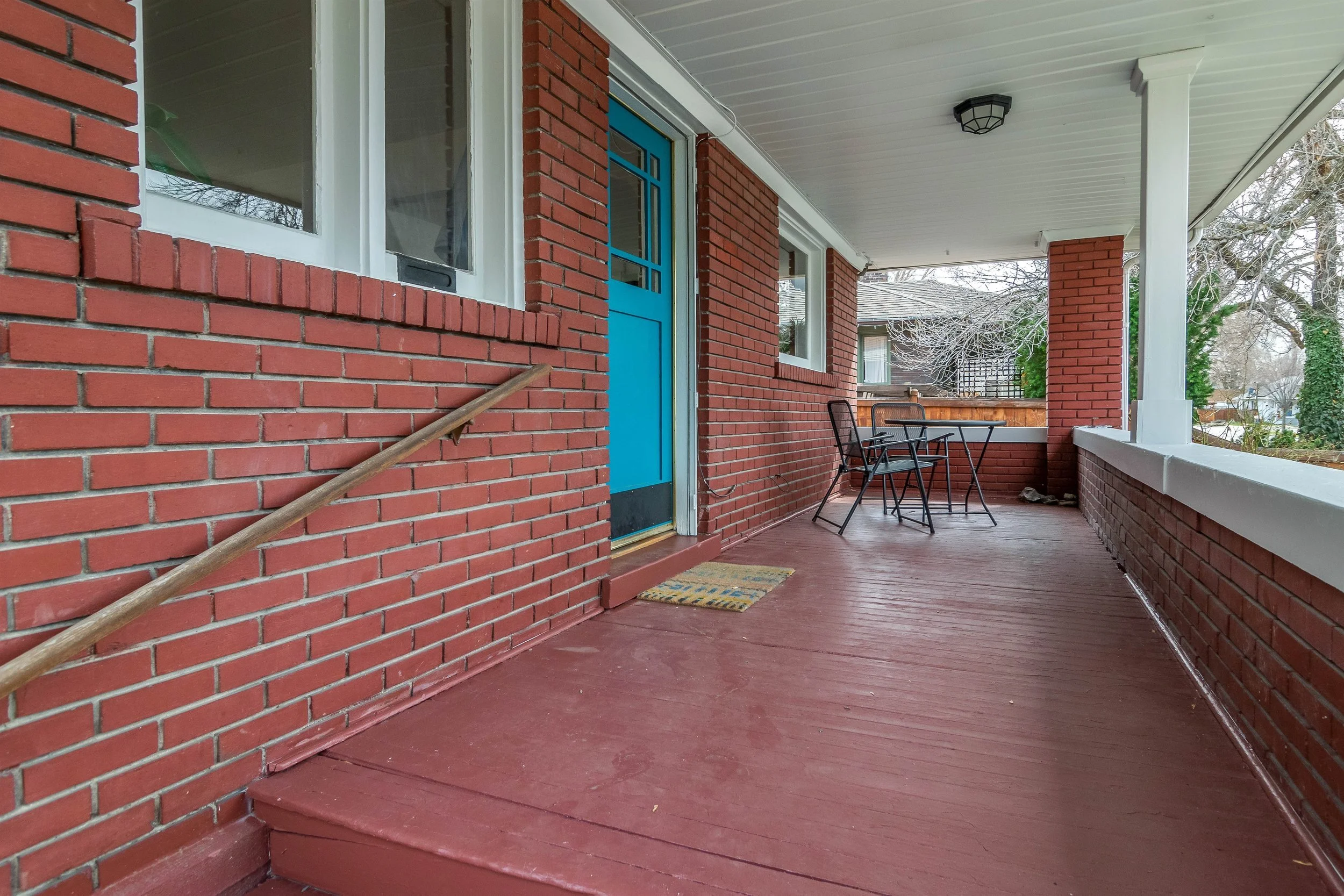 004_Covered Porch.jpg