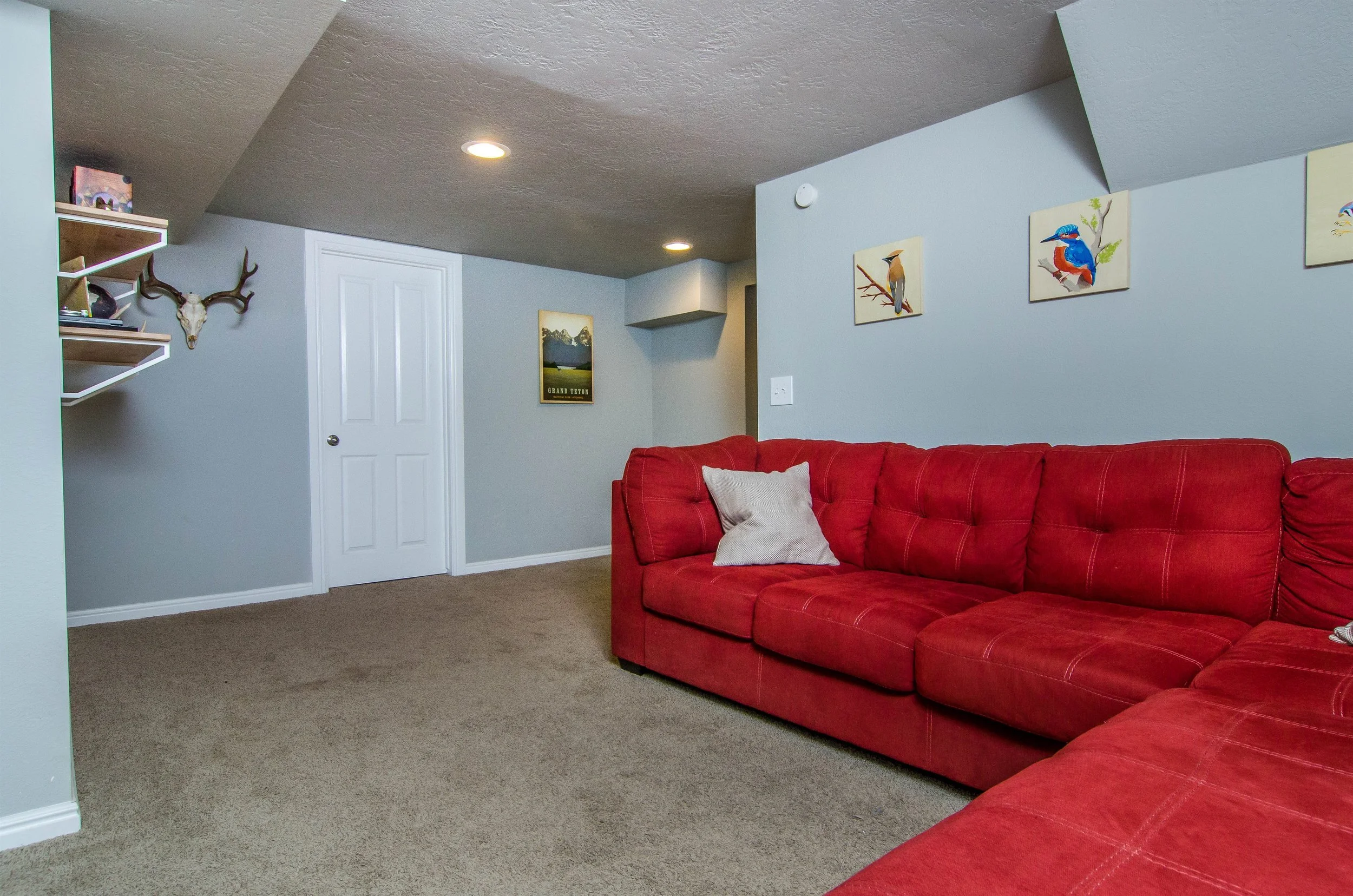 015_Family Room .jpg