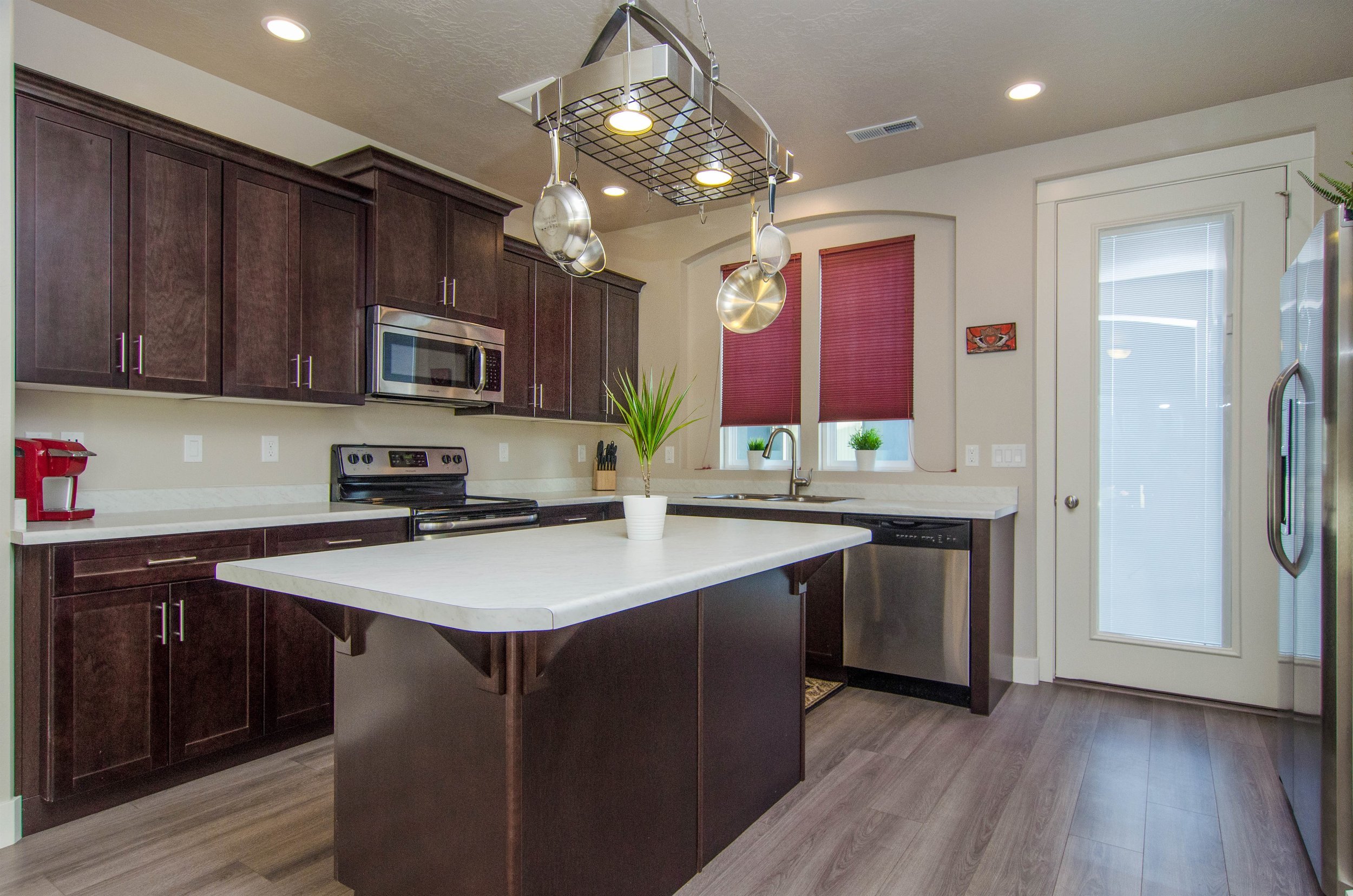 011_Kitchen .jpg