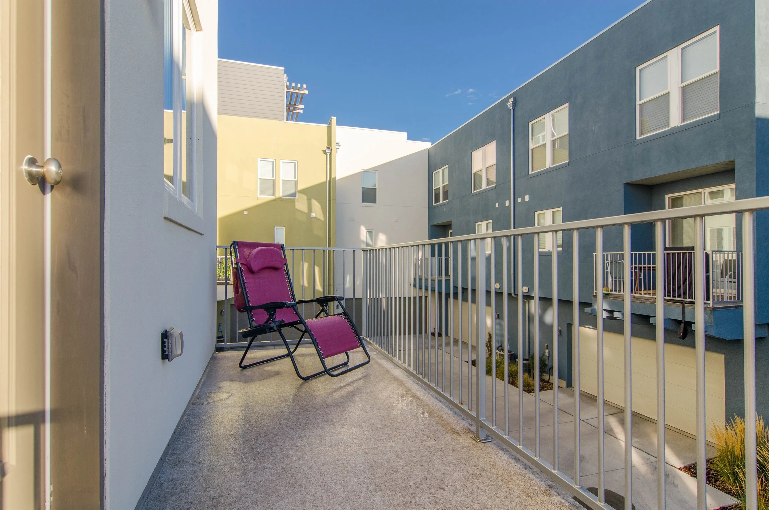 015_Balcony .jpg