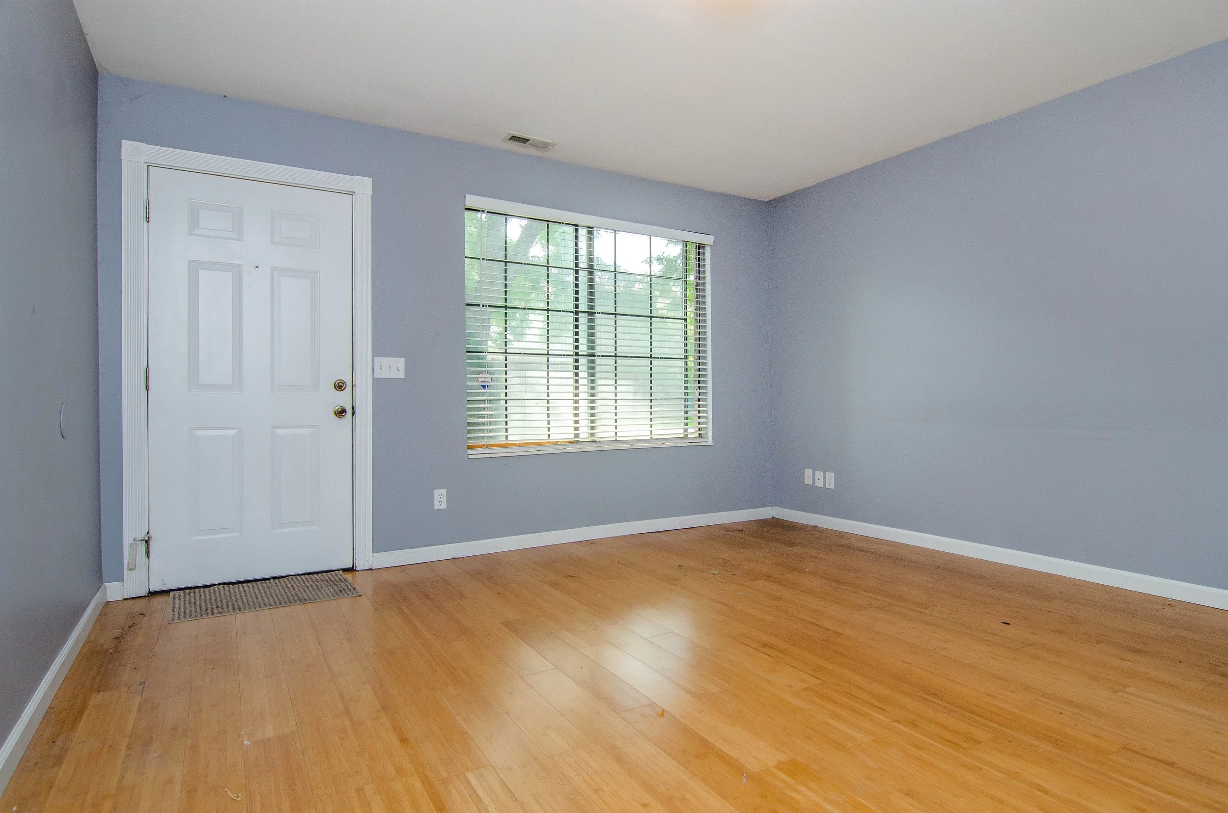 004_Living Room .jpg