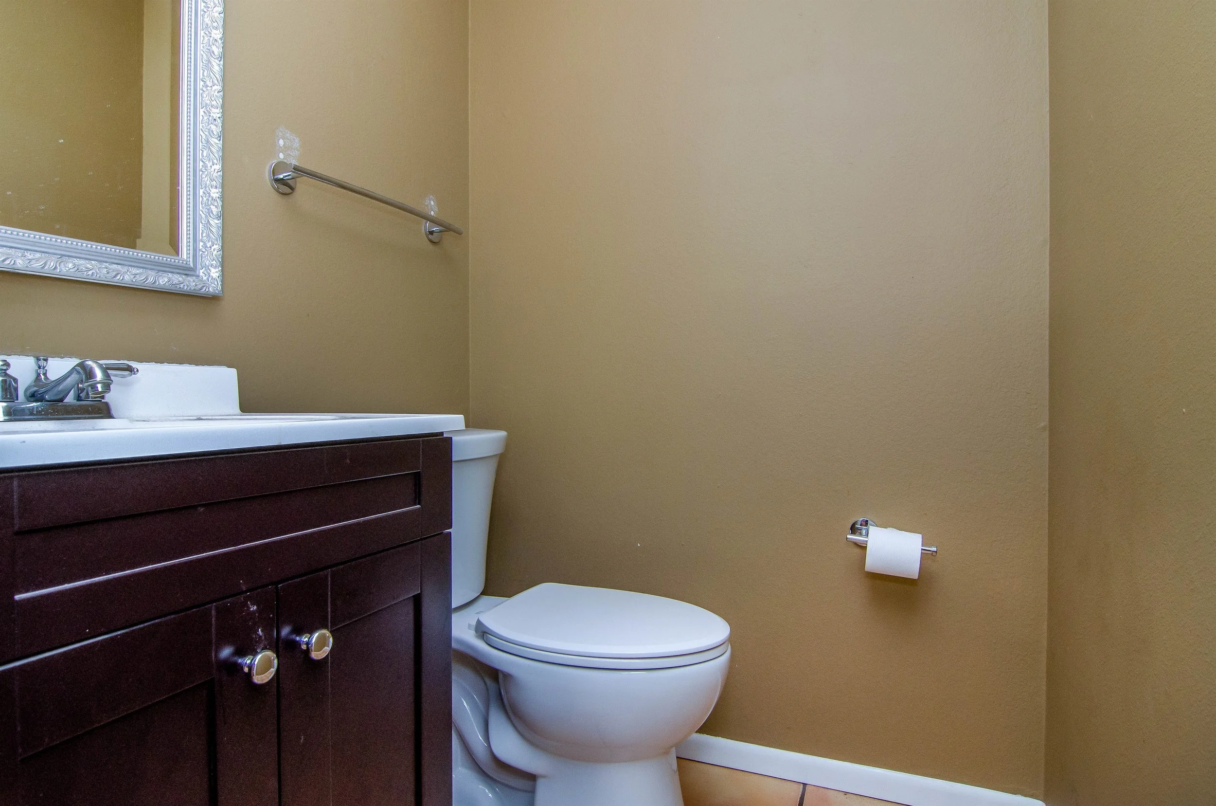 013_Half Bath .jpg