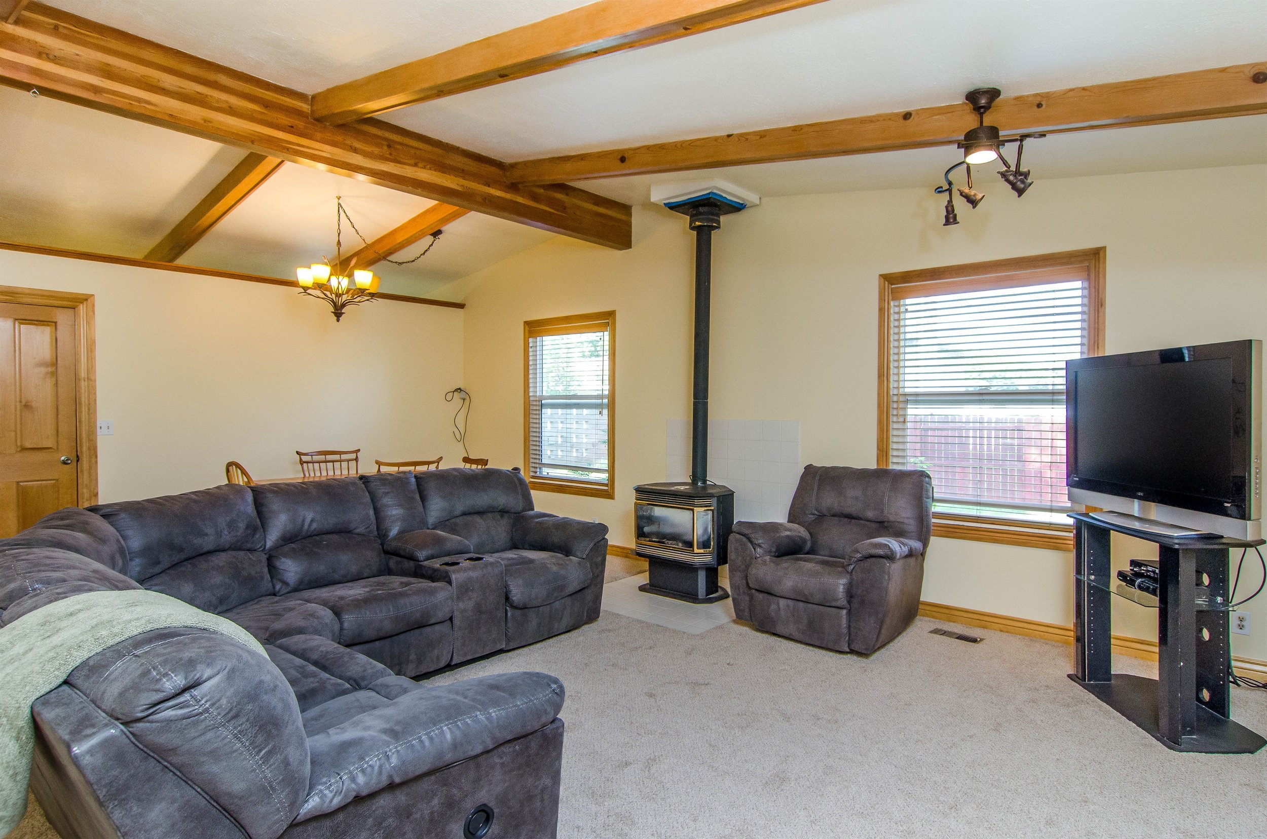 017_Family Room .jpg