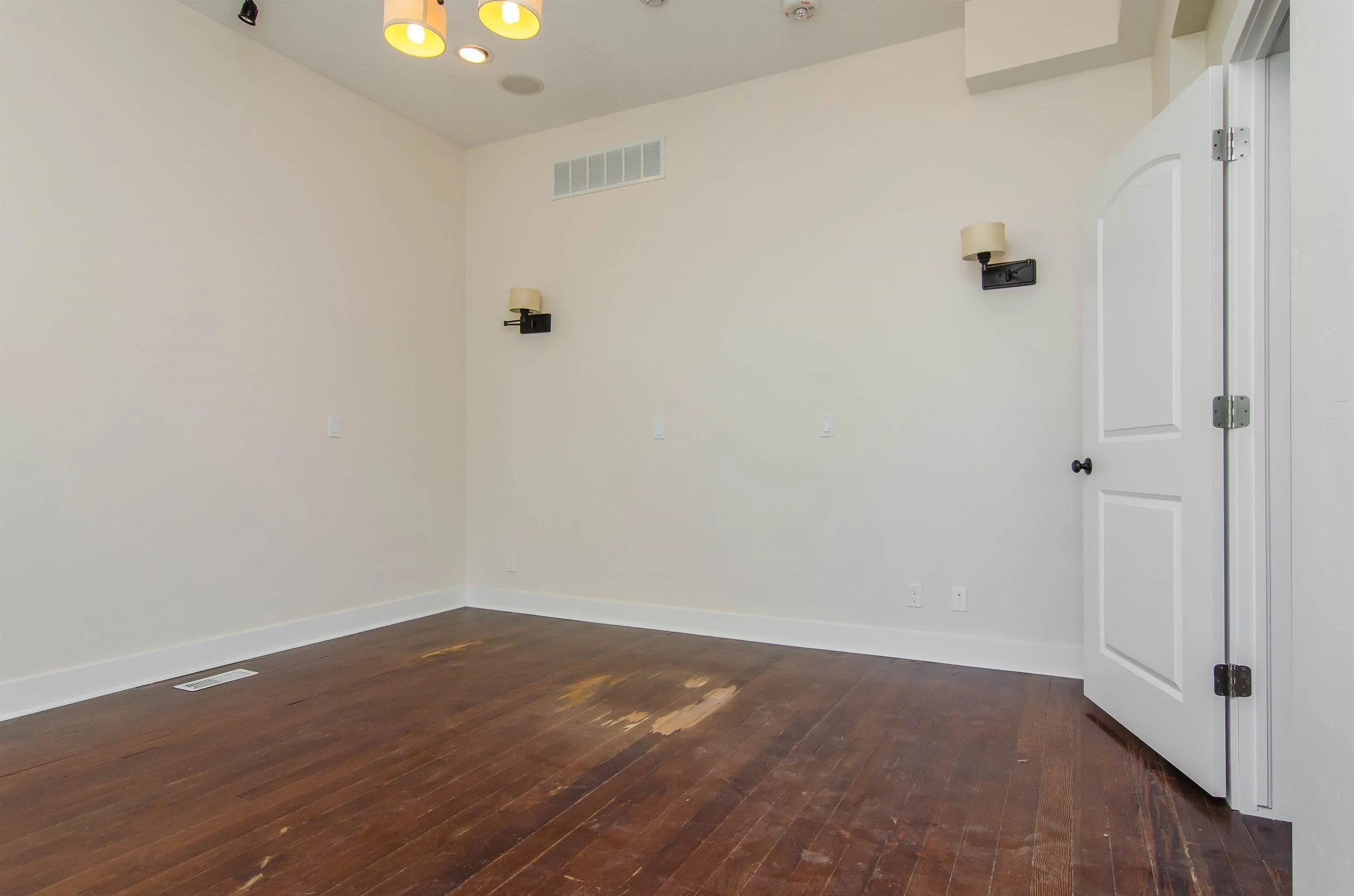 003_Living Room .jpg