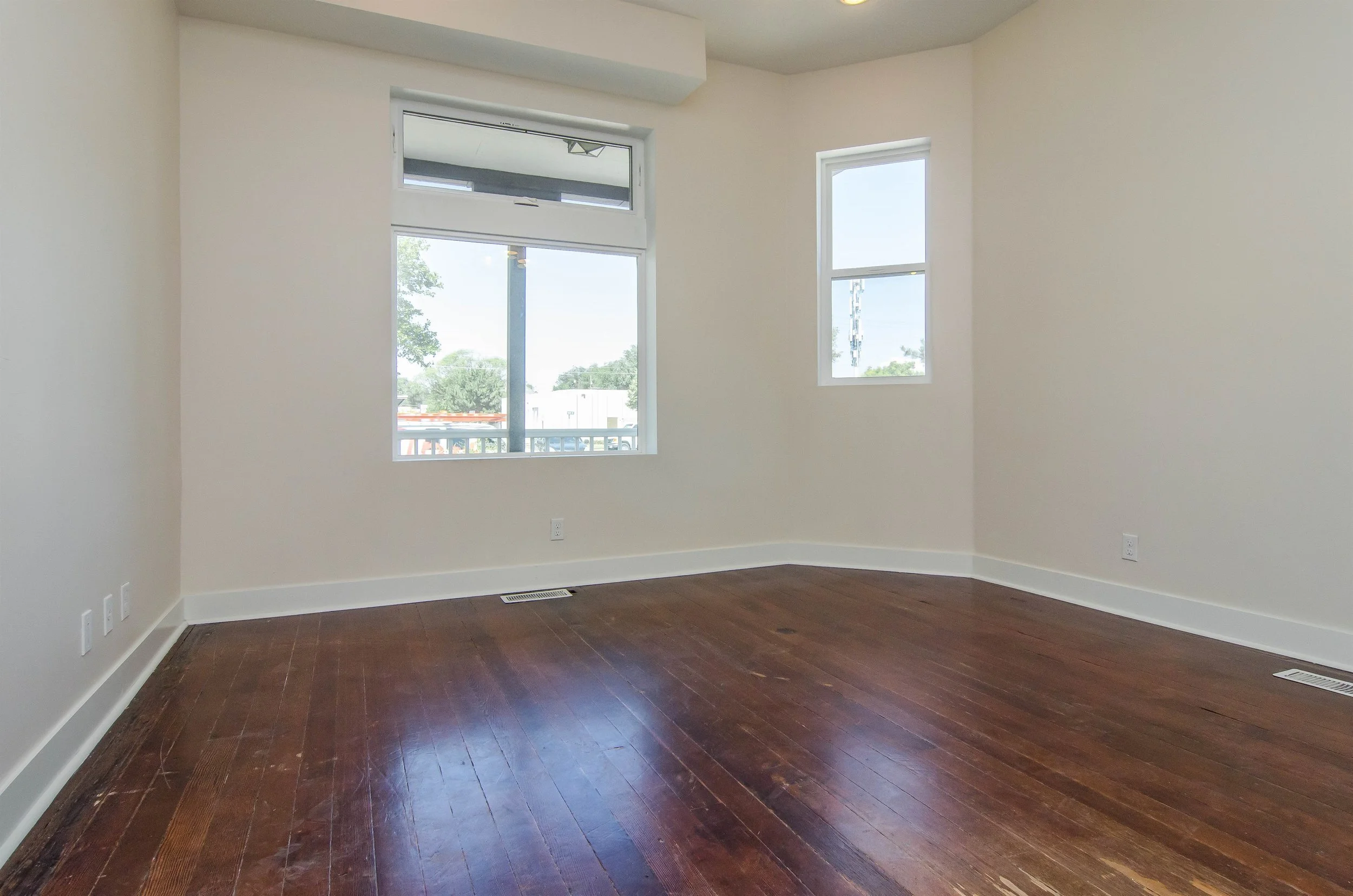 004_Living Room .jpg