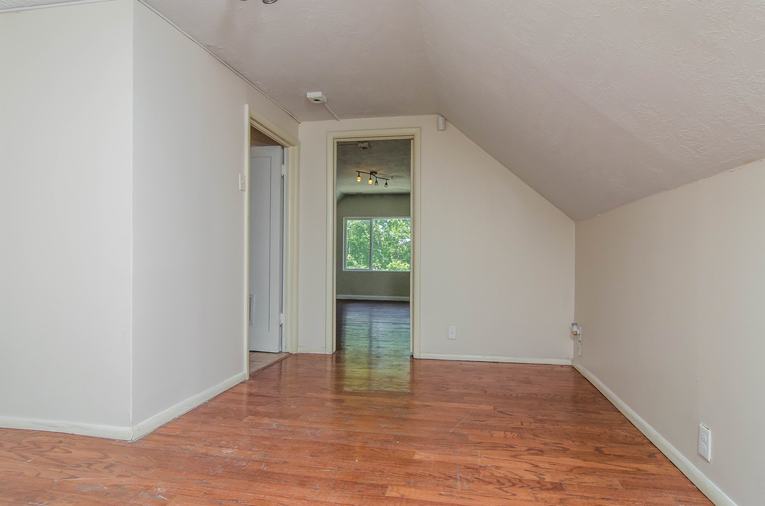 014_Family Room .jpg