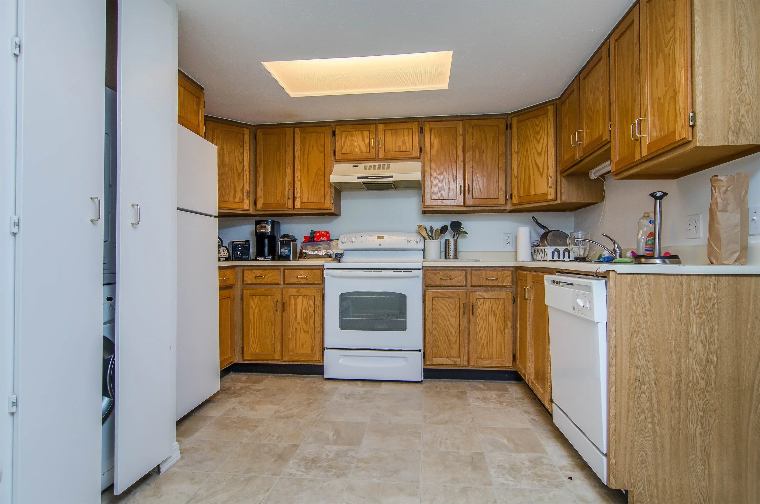 005_Kitchen (Laundry Closet).jpg