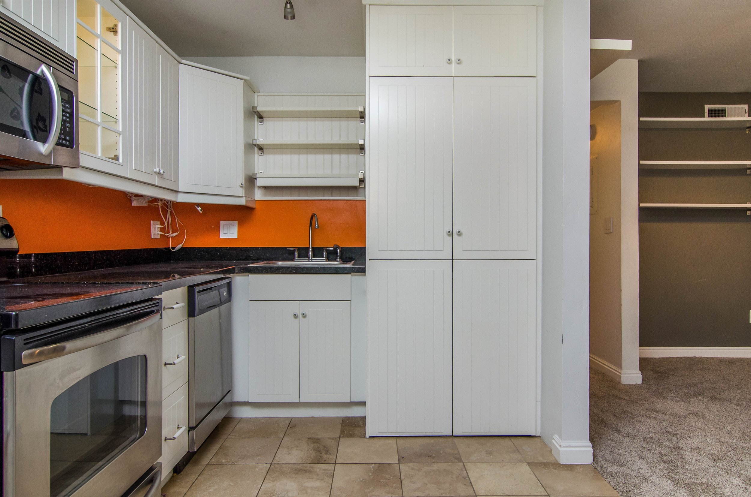 011_Kitchen .jpg