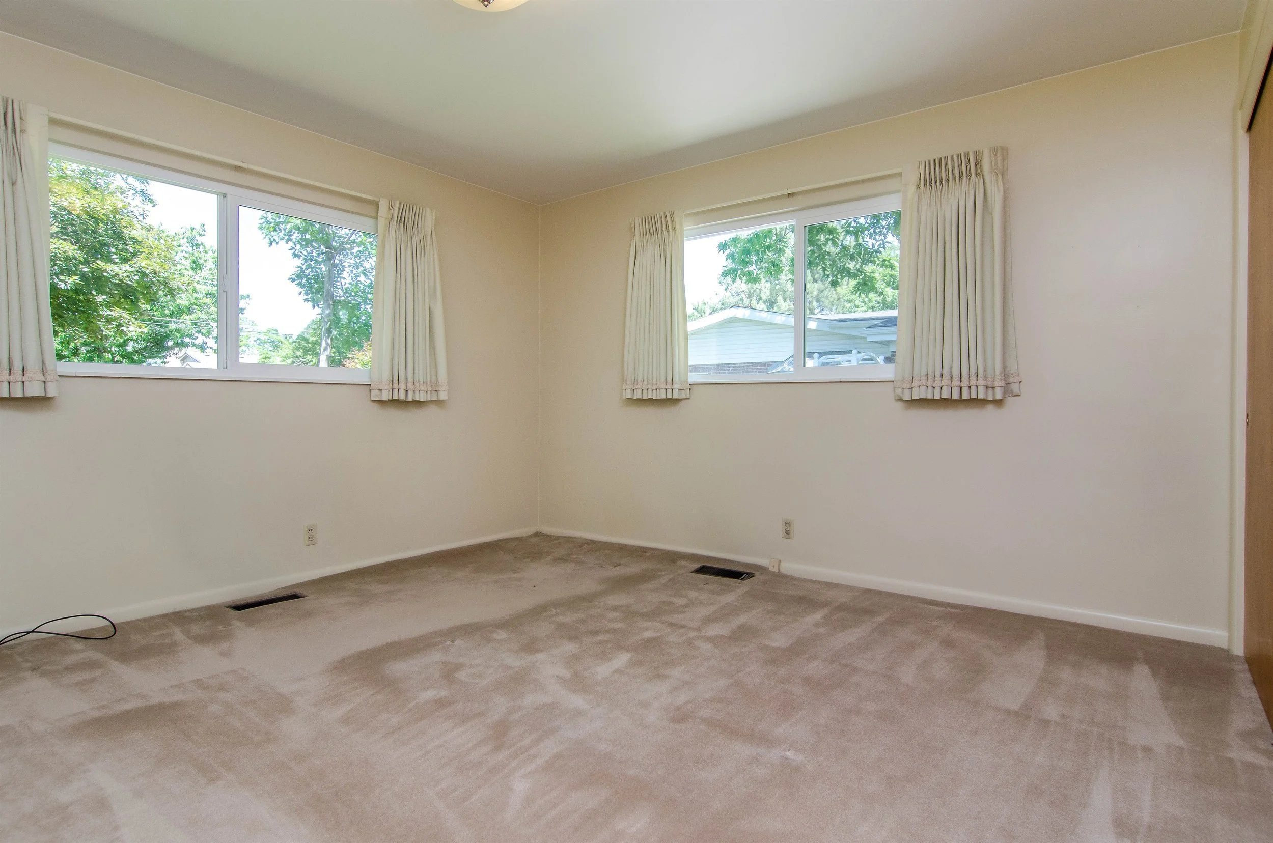 011_Bedroom .jpg