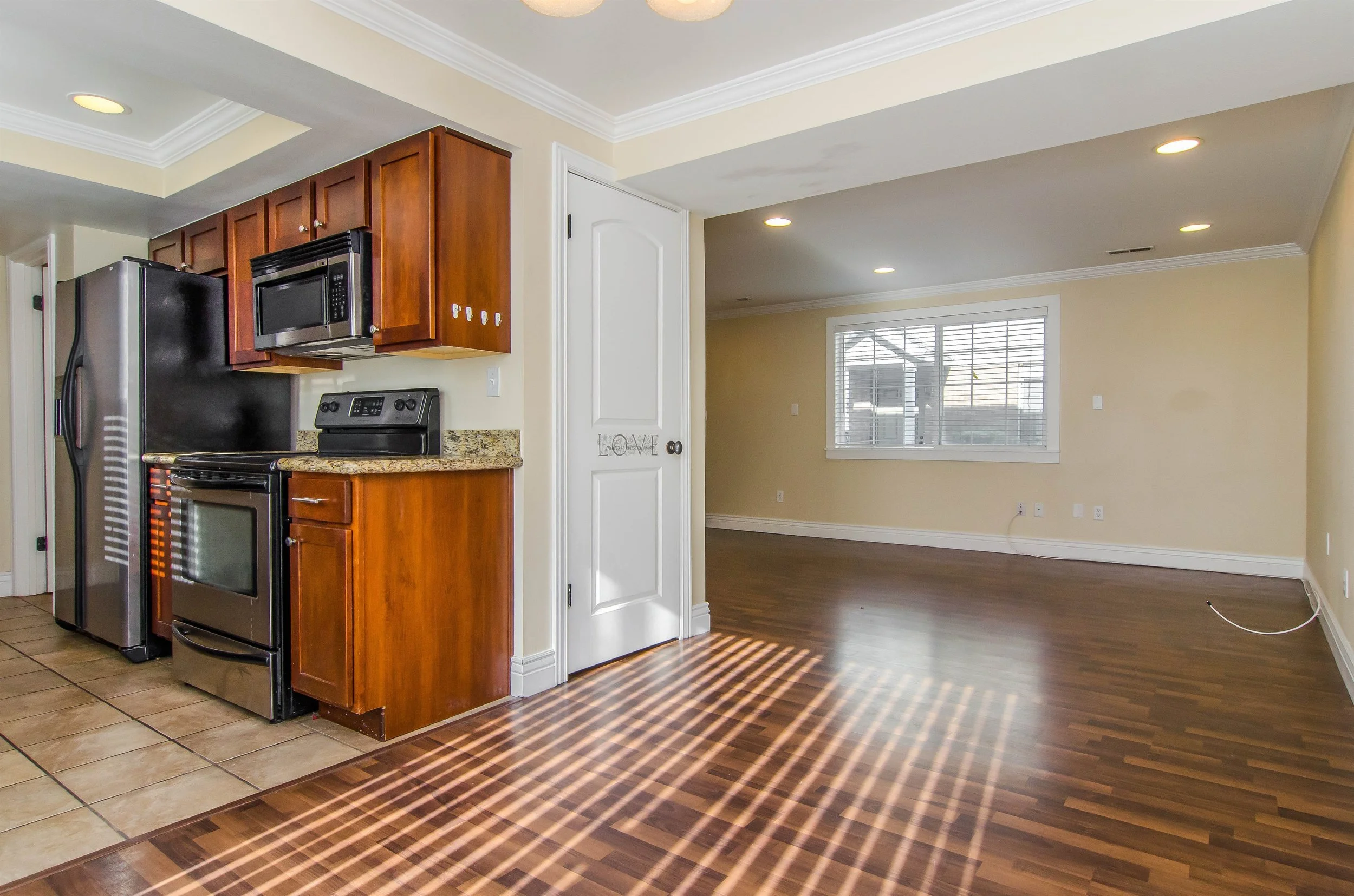 009_Kitchen.jpg