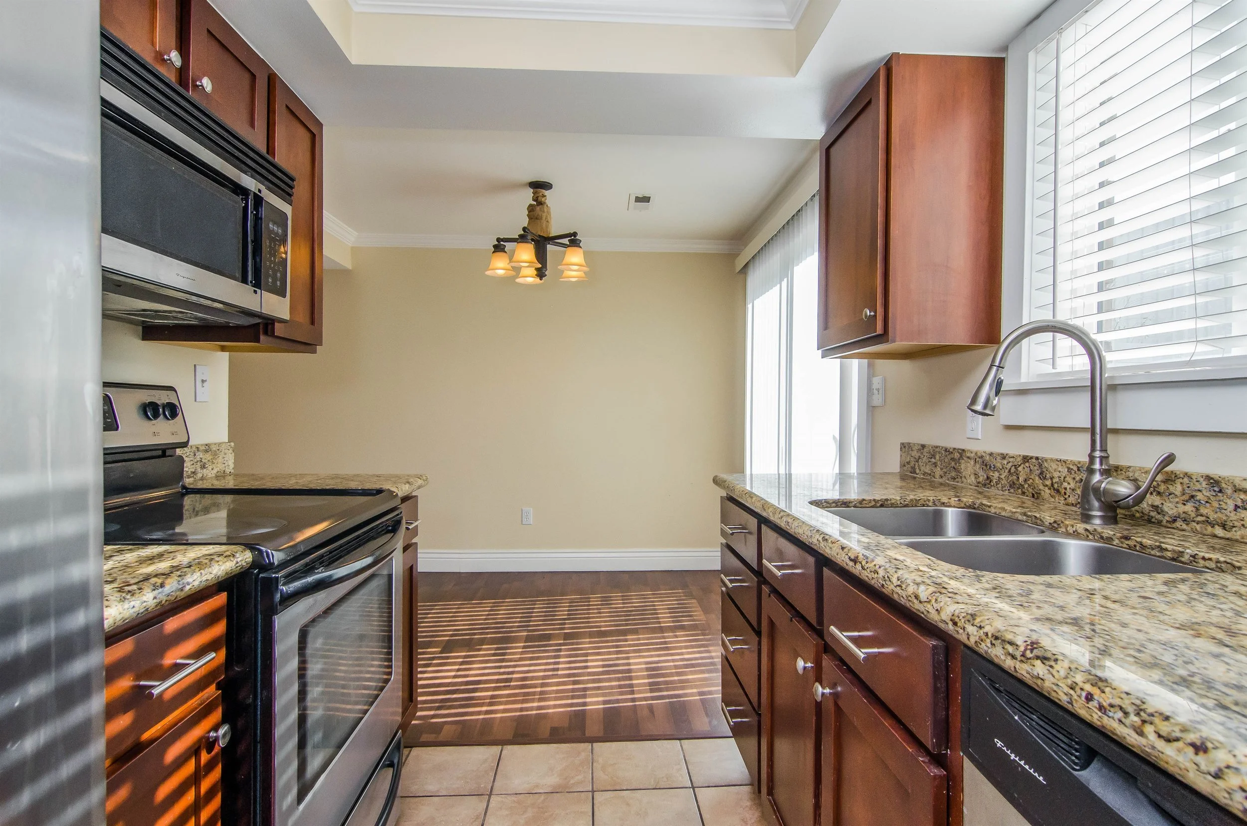 014_Kitchen.jpg