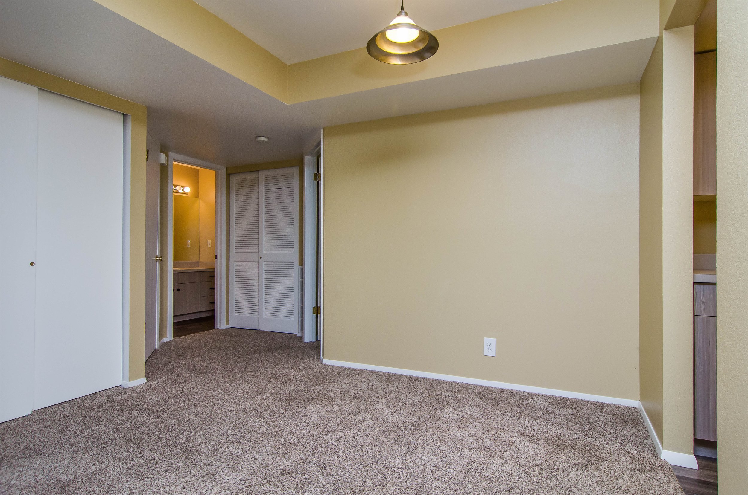 009_Living Room .jpg