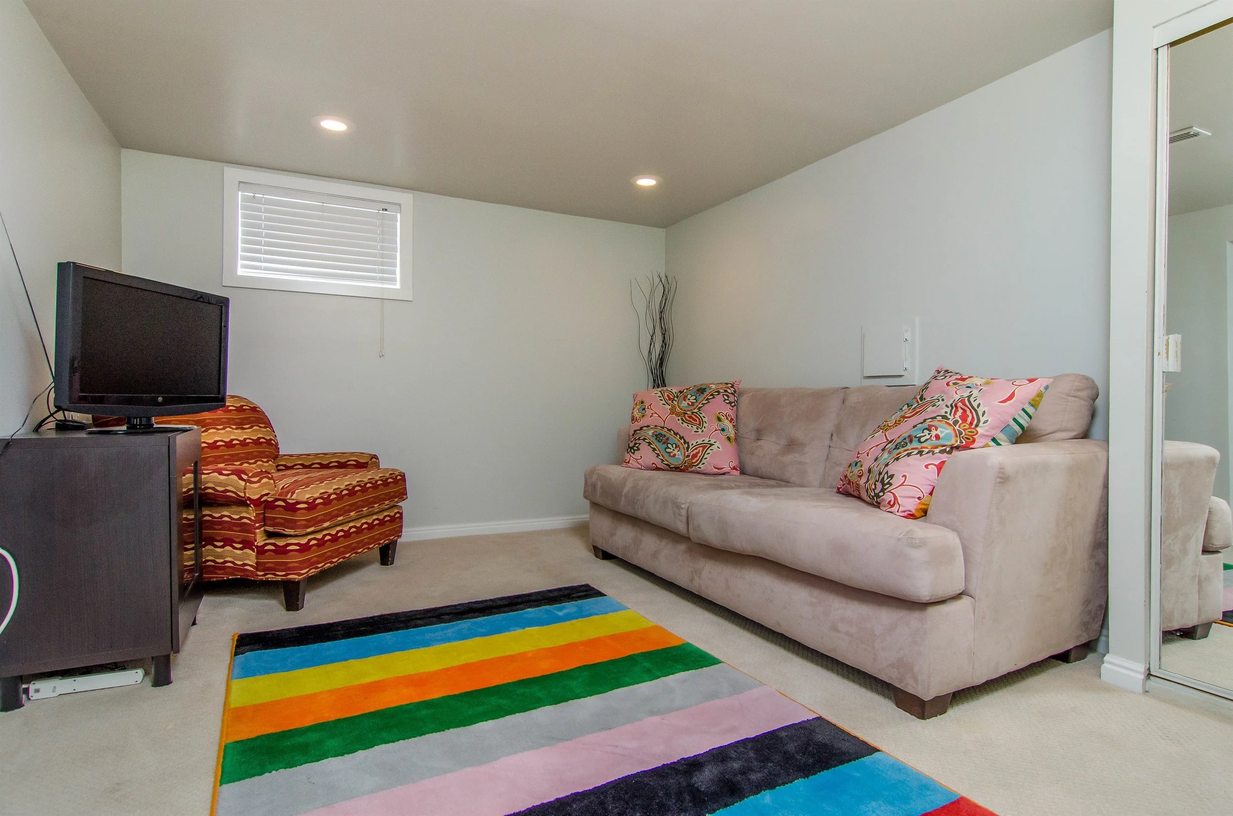 017_Family Room .jpg