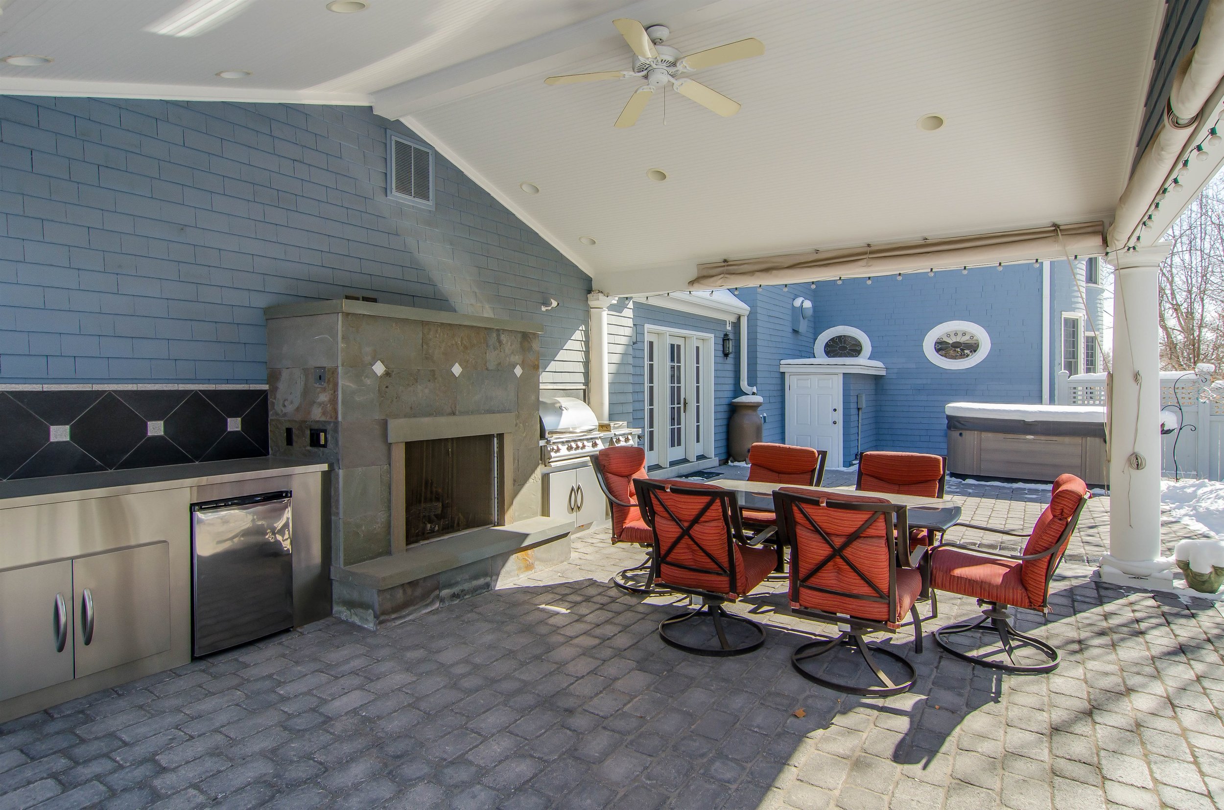 033_Patio .jpg