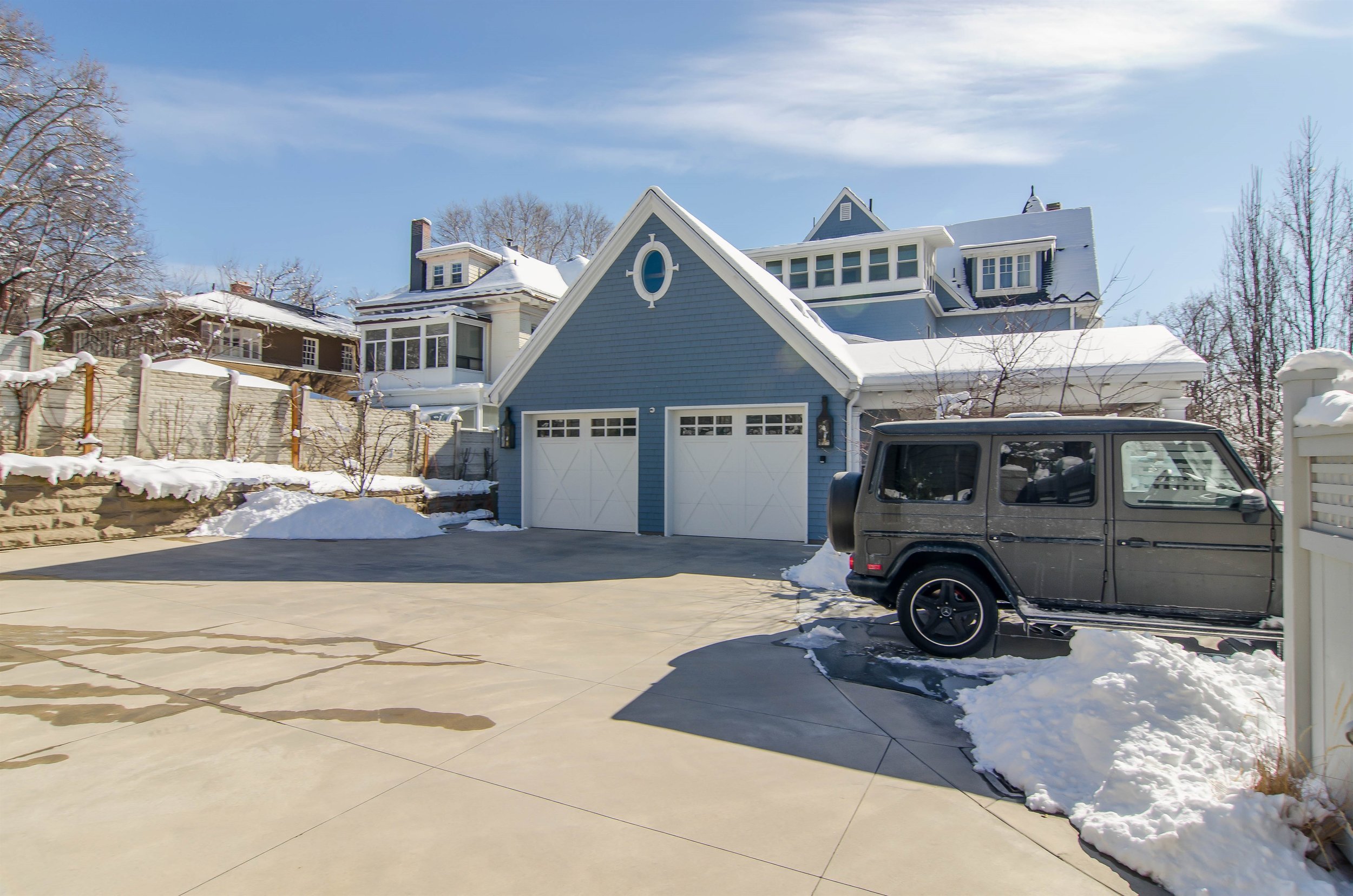 035_Driveway .jpg