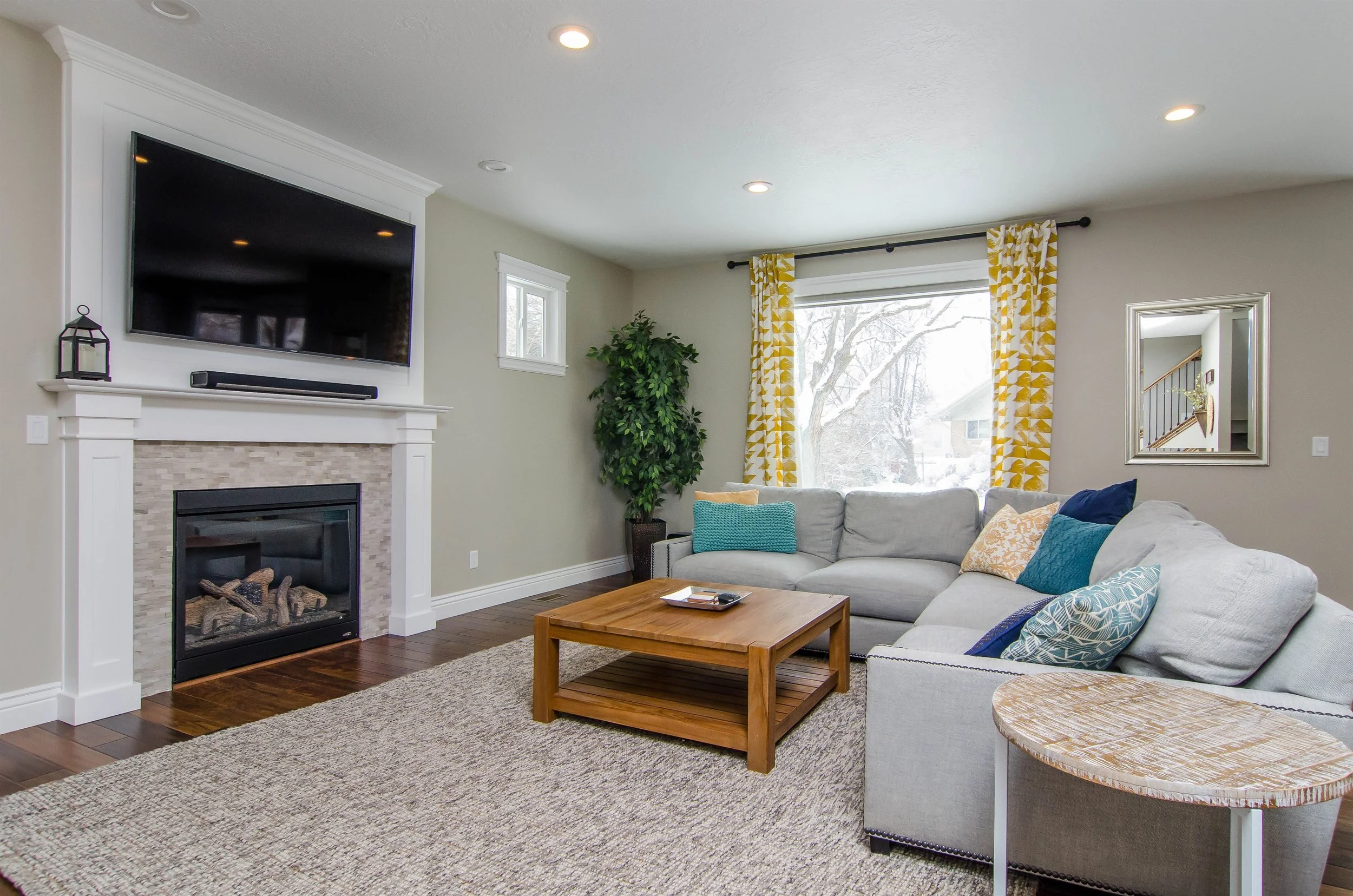 014_Family Room .jpg