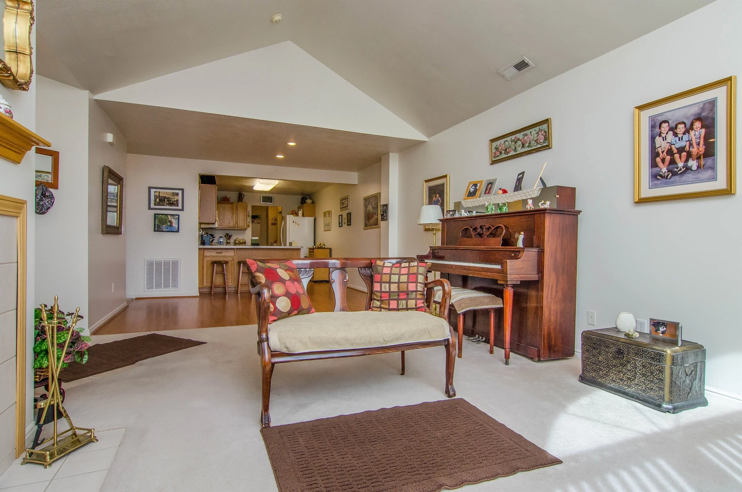 004_Living Room .jpg