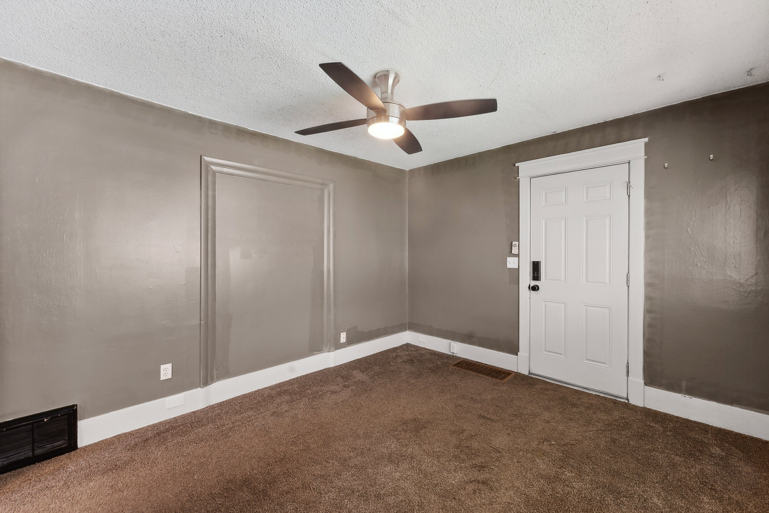 616 4th Ave, Midvale_HDR021.JPG