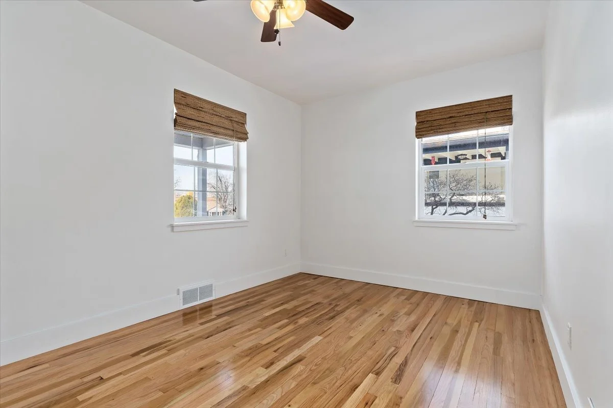 12-Bedroom.jpg