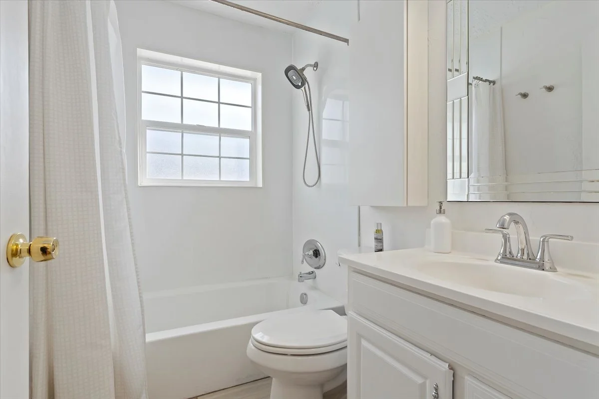 16-Bath.jpg