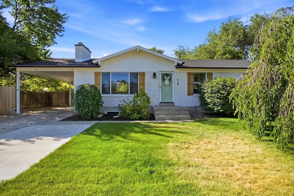 914 E Casa Blanco Avenue
