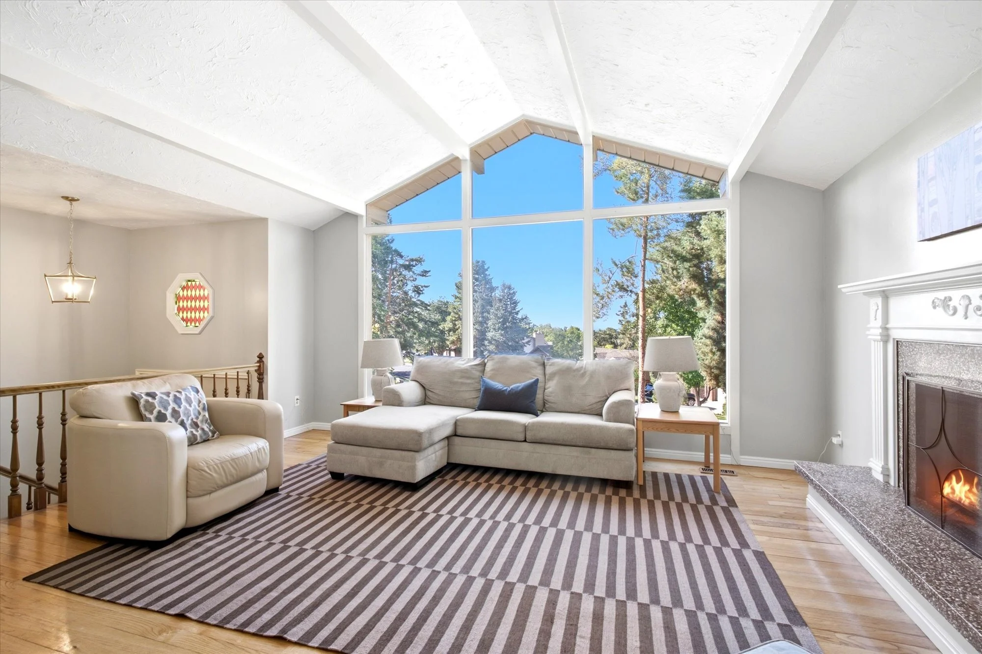 04-Living Room.jpg