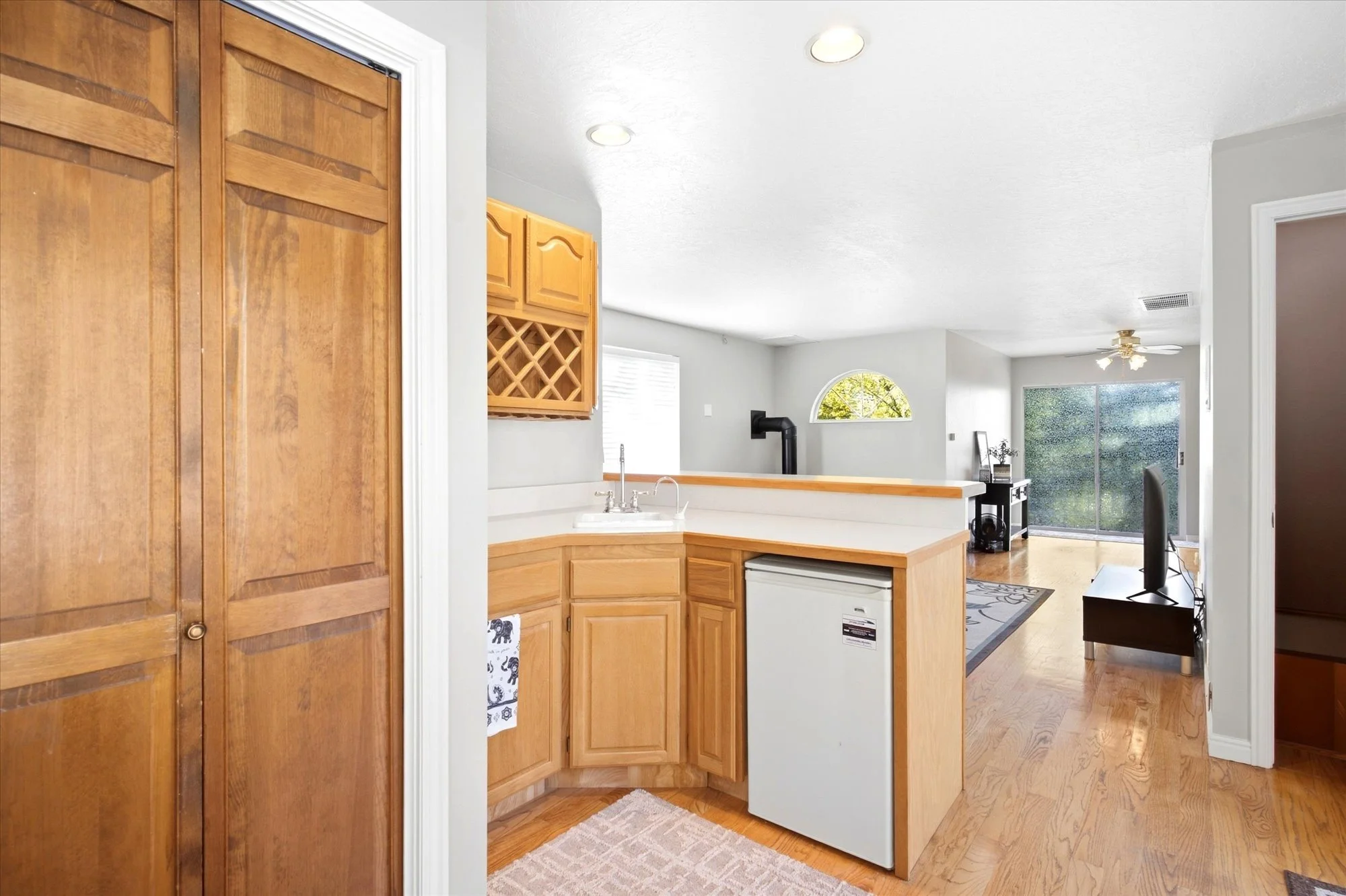 13-Kitchen.jpg