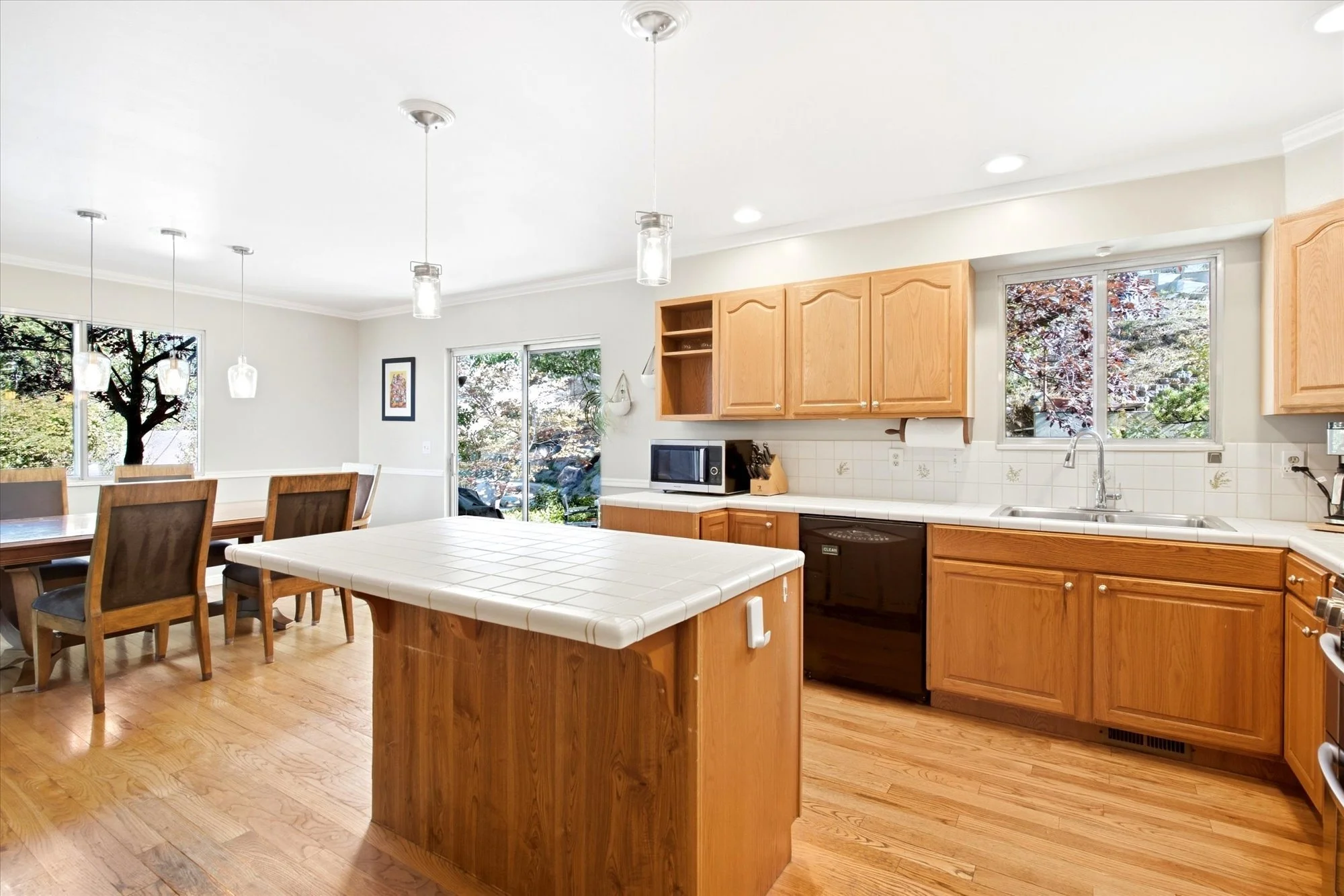14-Kitchen.jpg