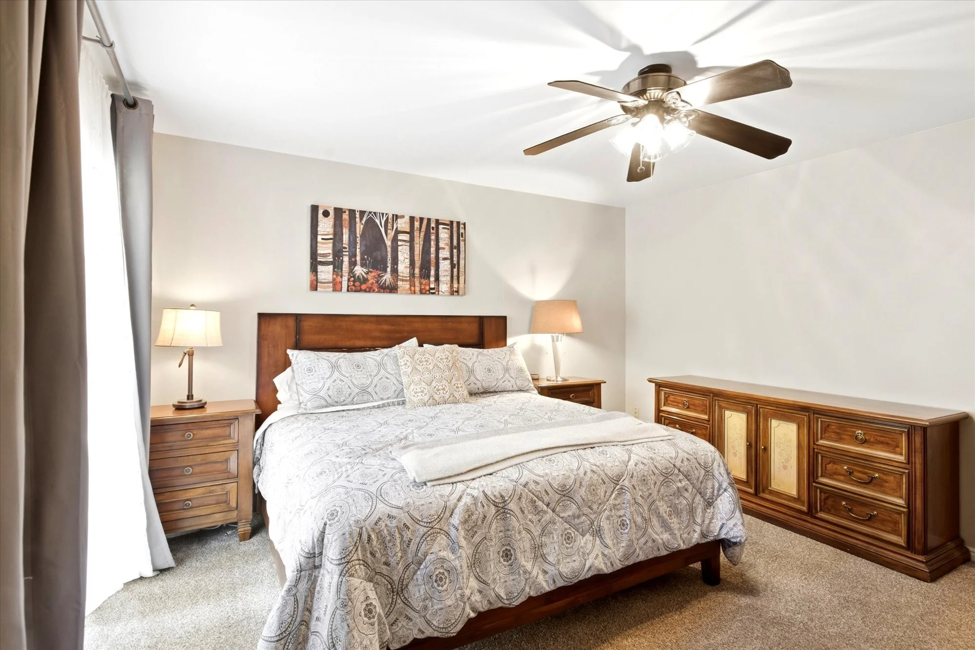21-Bedroom.jpg