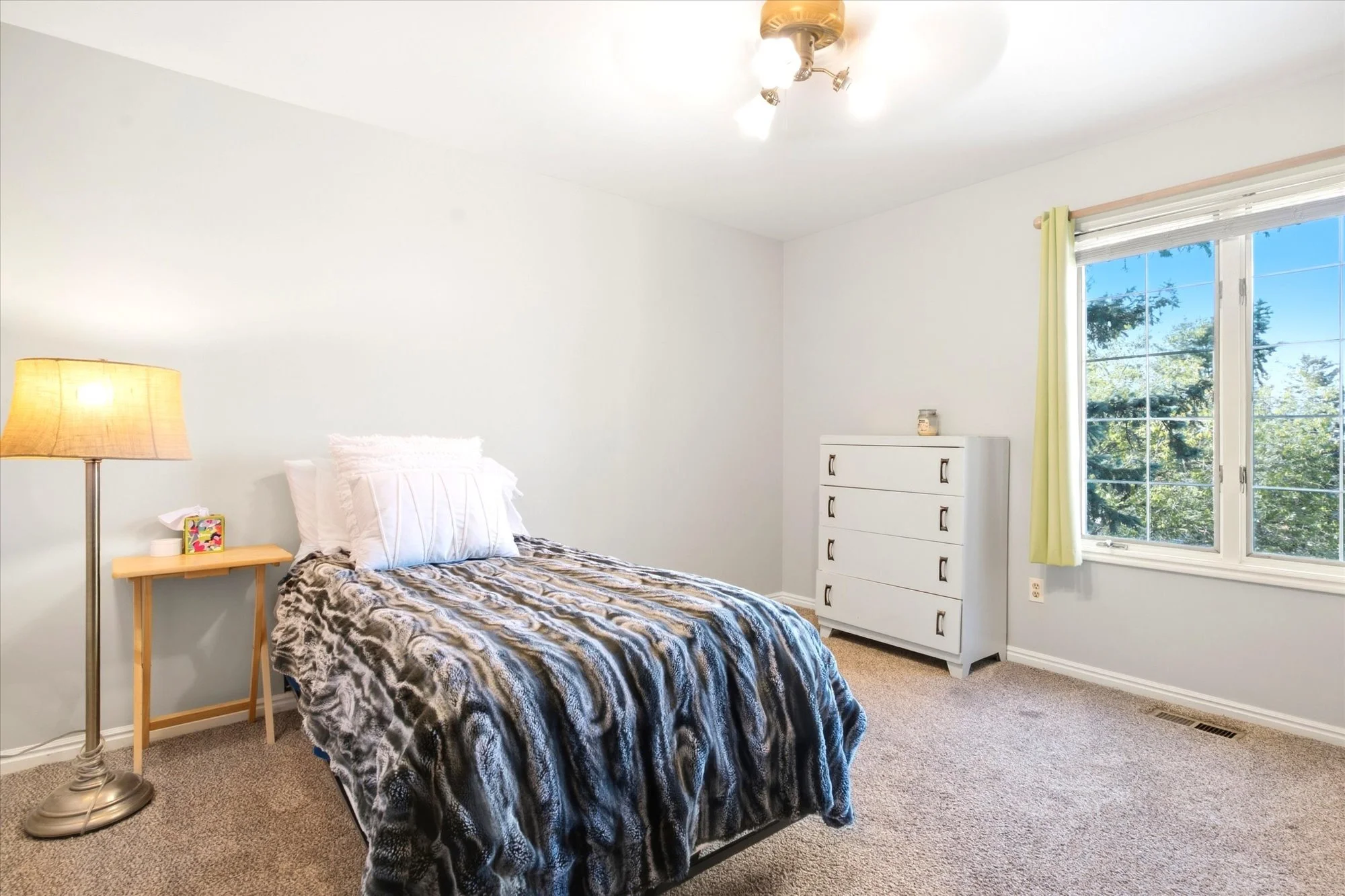 29-Bedroom.jpg