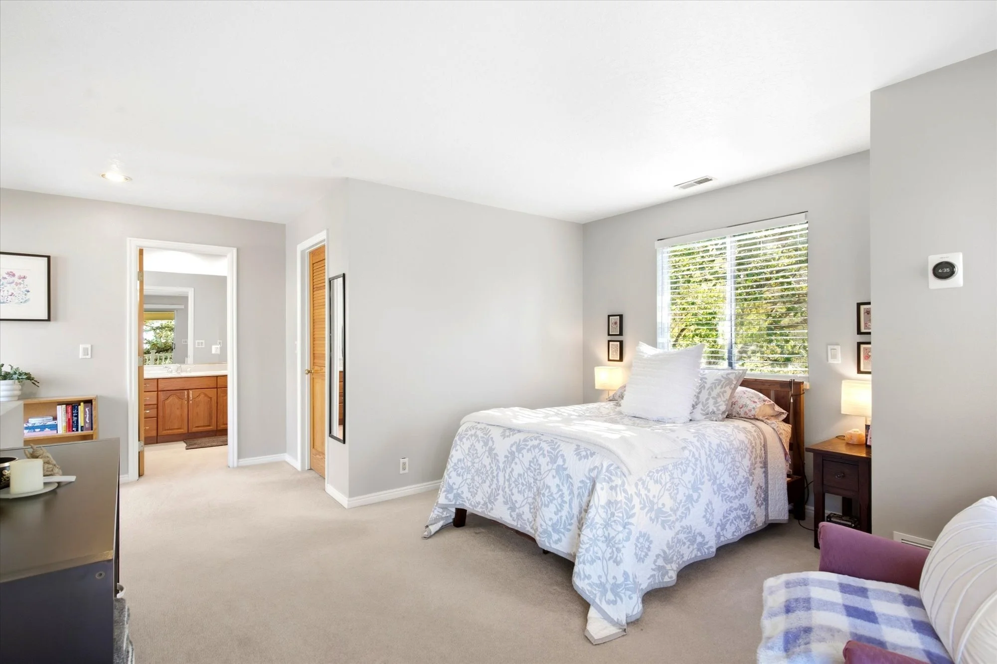 35-Bedroom.jpg