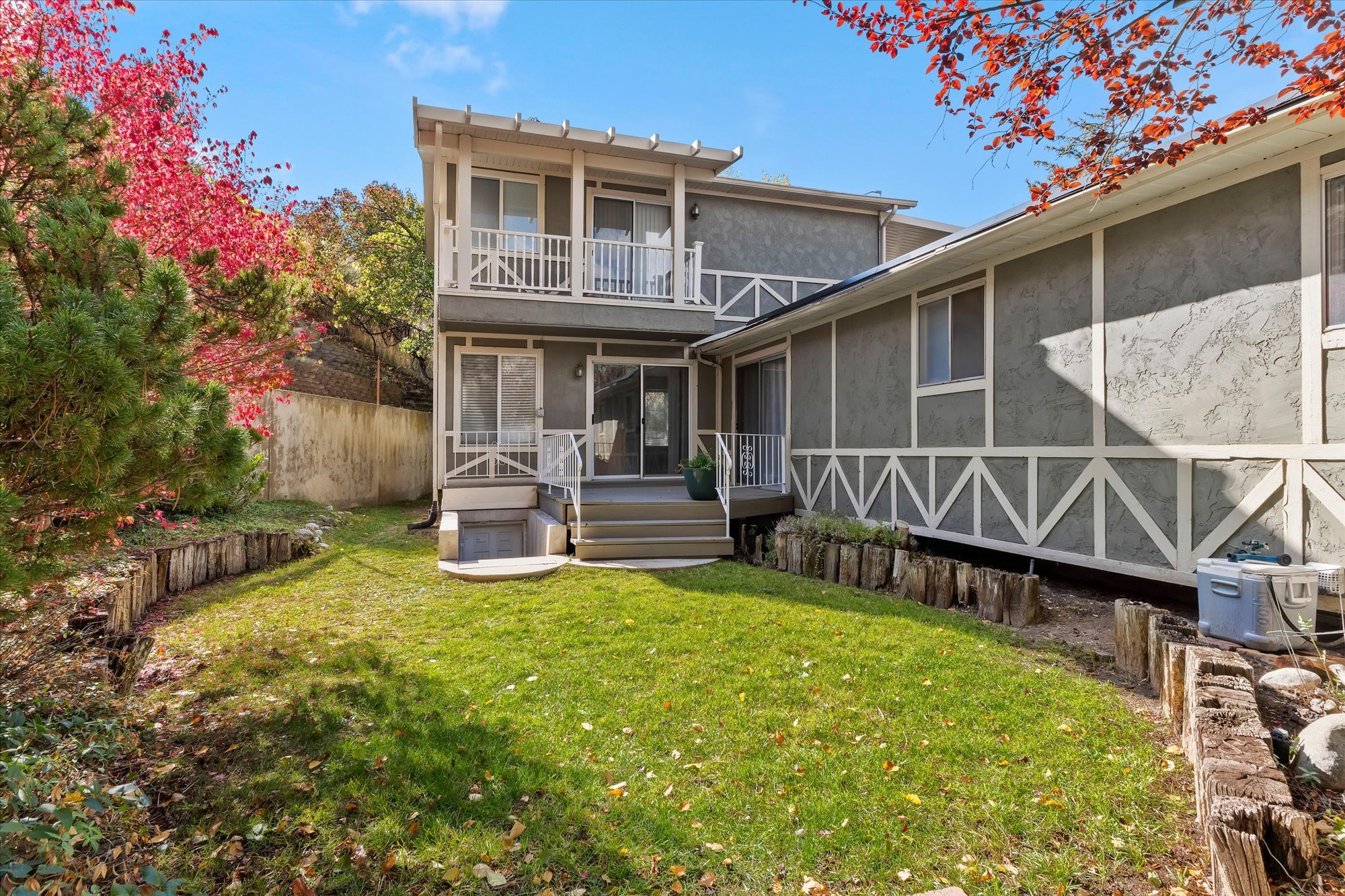 44-Backyard.jpg