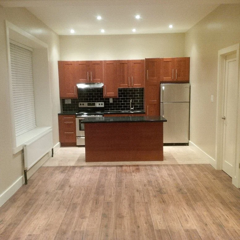 2555 Eglinton Avenue West, apartment rental