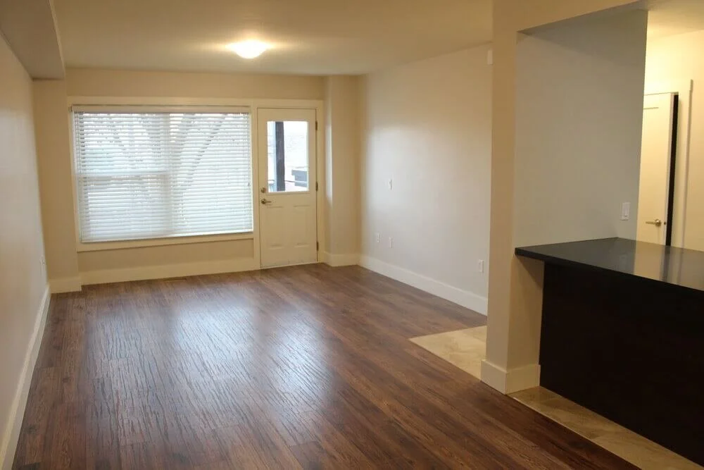 19 Richardson Avenue, apartment rental