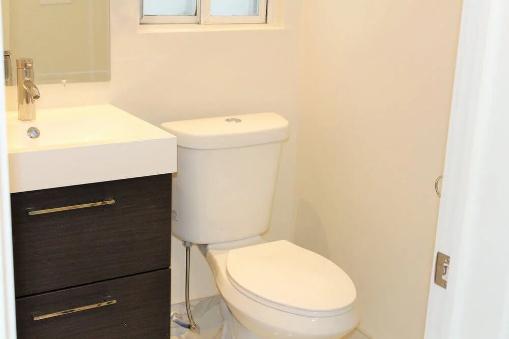 2571A Eglinton Avenue West, apartment rental